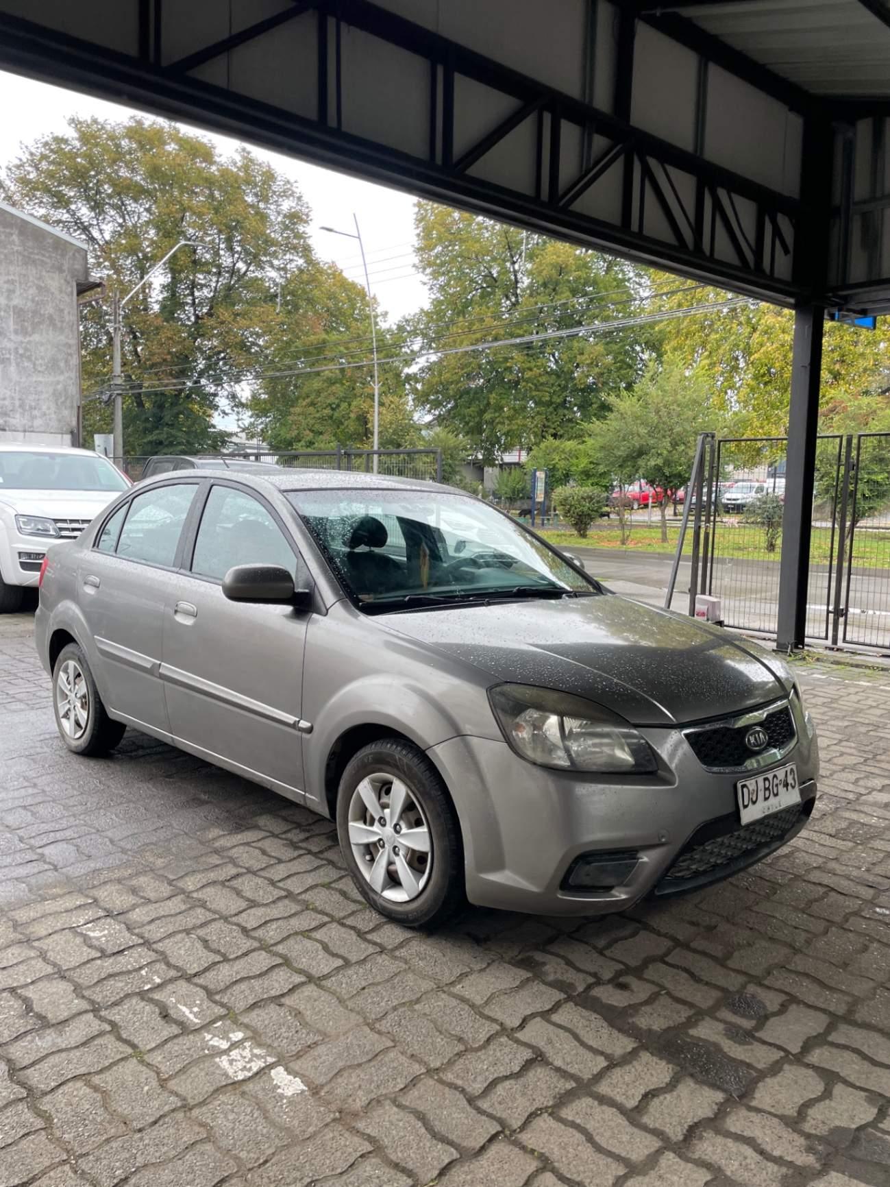 Automovil Kia Rio