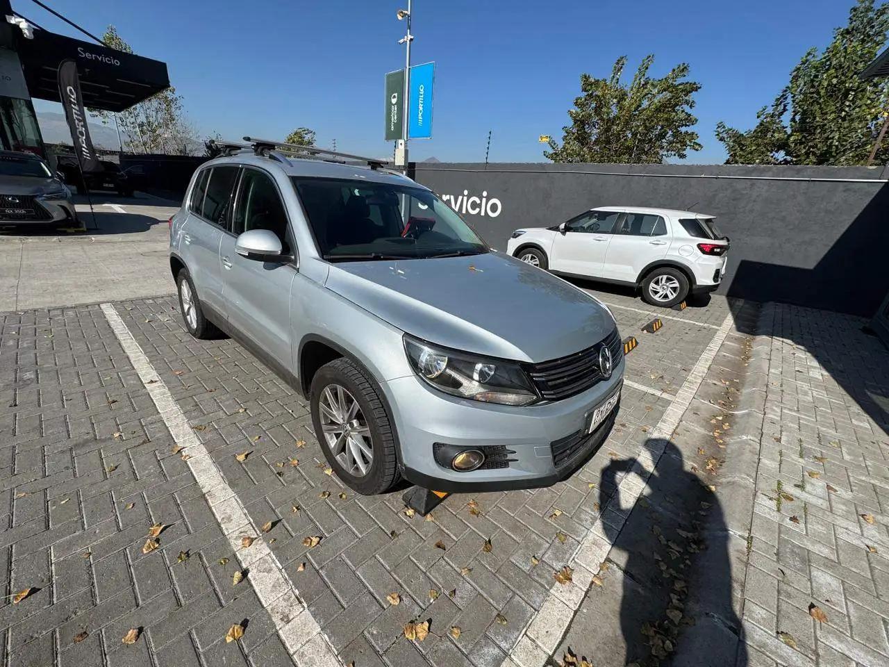 Station Wagon Volkswagen Tiguan