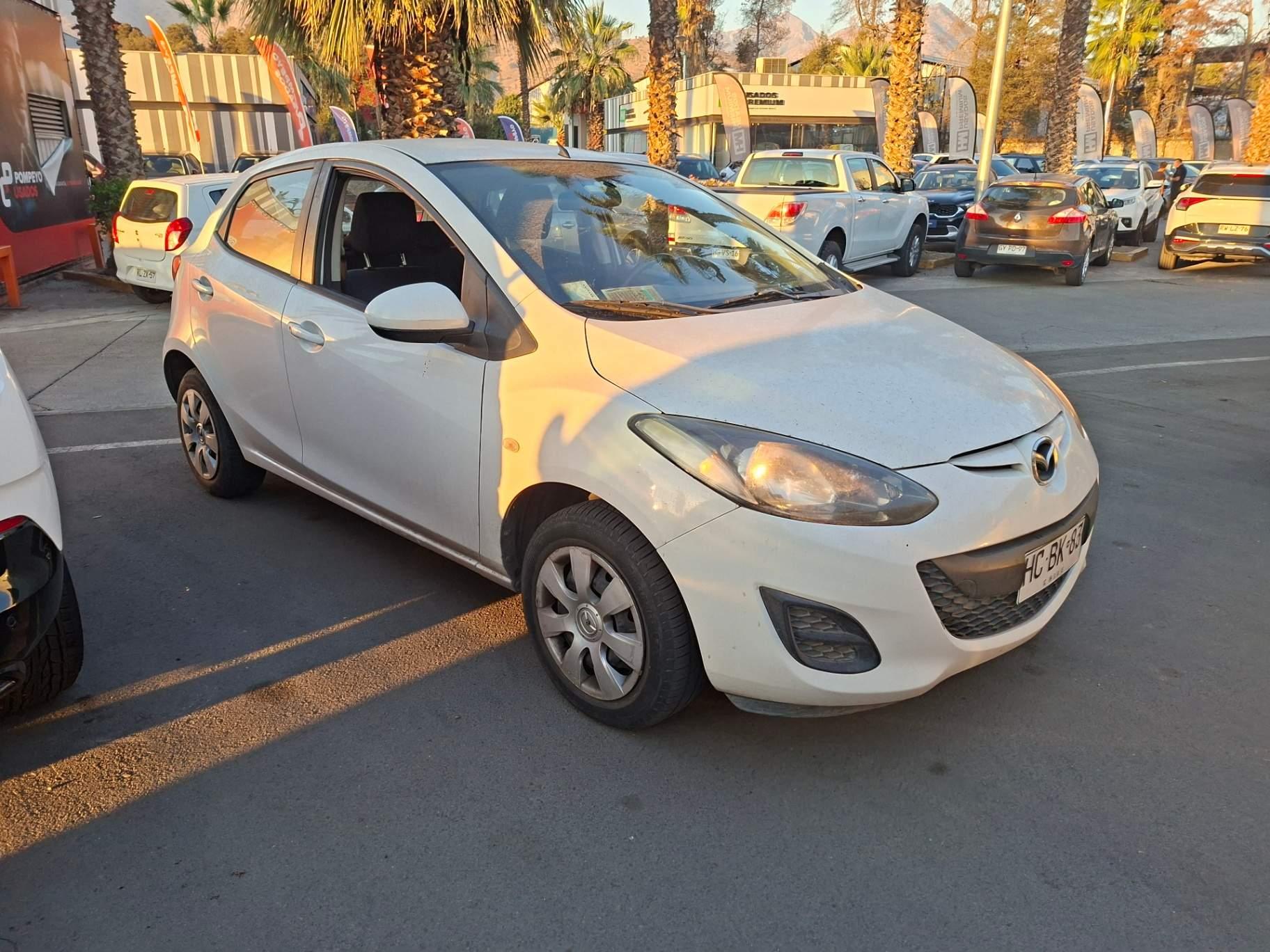 Automovil Mazda 2