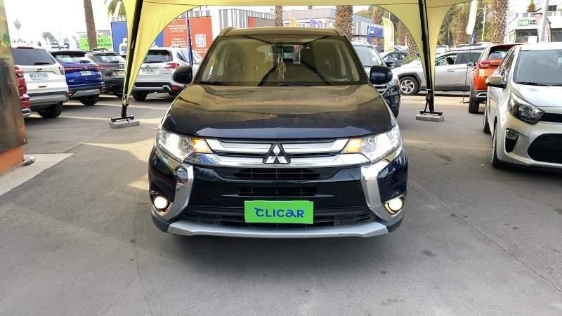 Station Wagon Mitsubishi Outlander