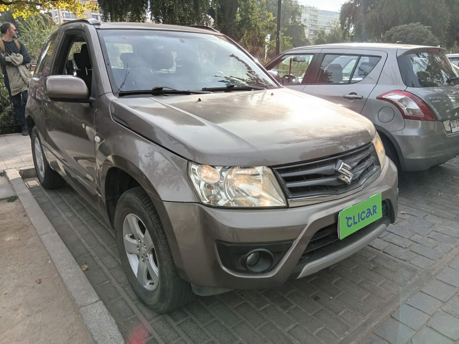 Station Wagon Suzuki Grand Vitara