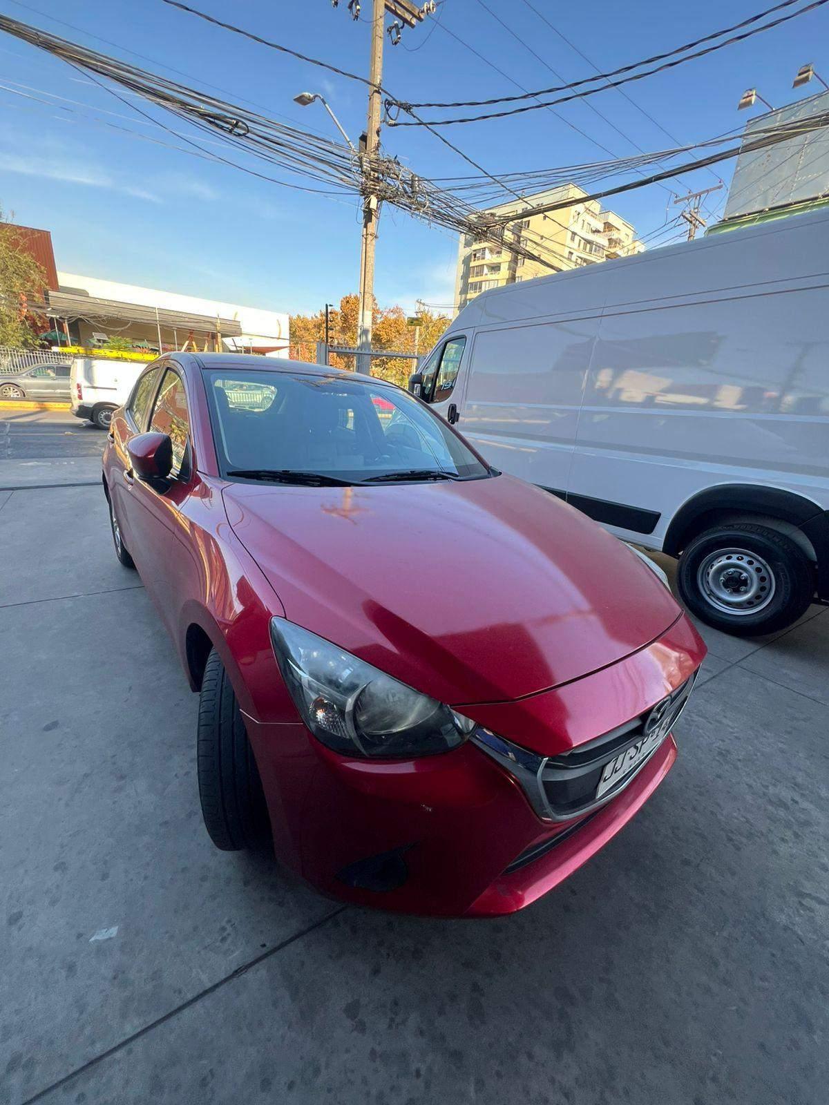 Automovil Mazda 2
