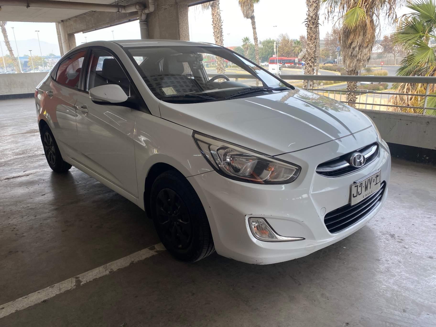 Automovil Hyundai Accent