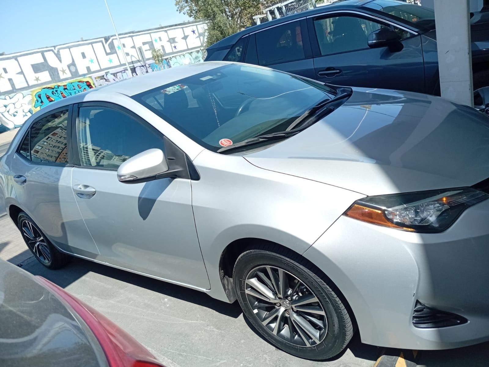 Automovil Toyota Corolla