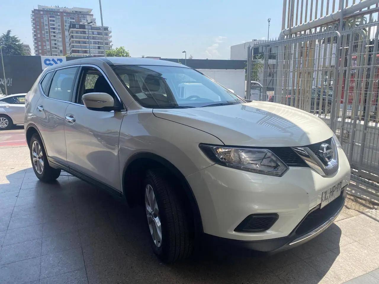 Station Wagon Nissan X-trail