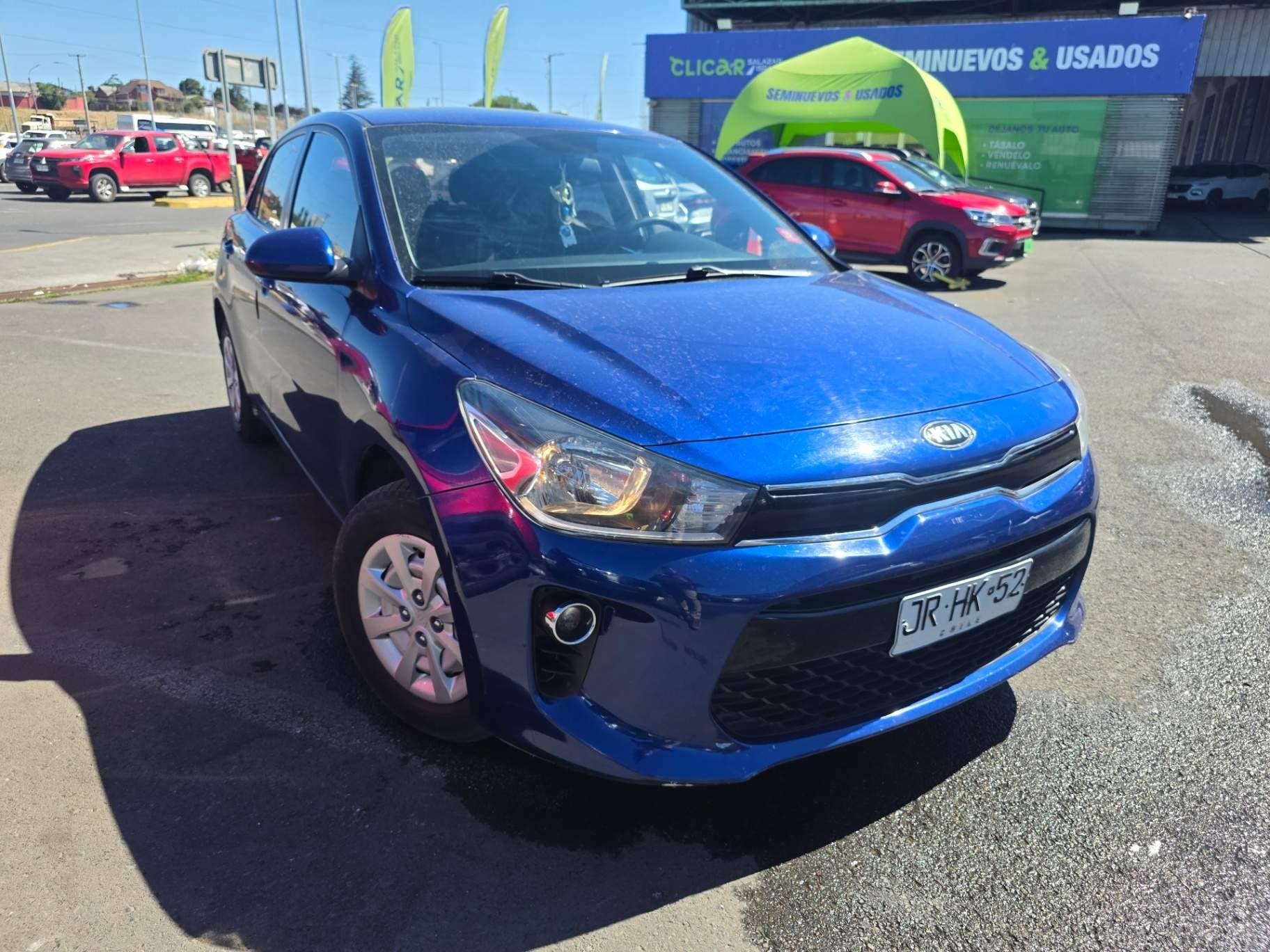 Automovil Kia Rio 5