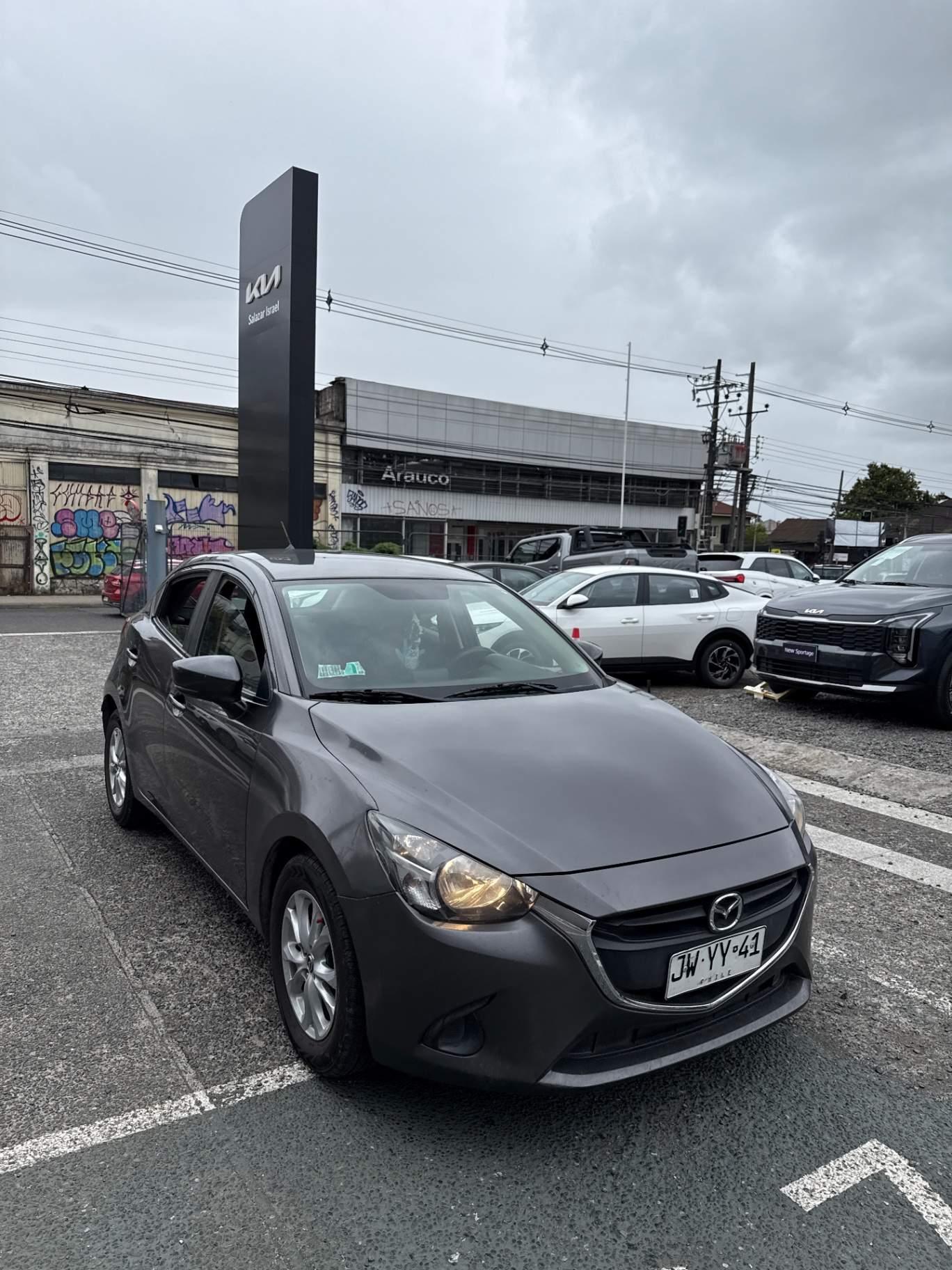 Automovil Mazda 2