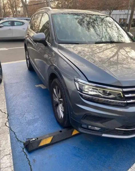 Station Wagon Volkswagen Tiguan