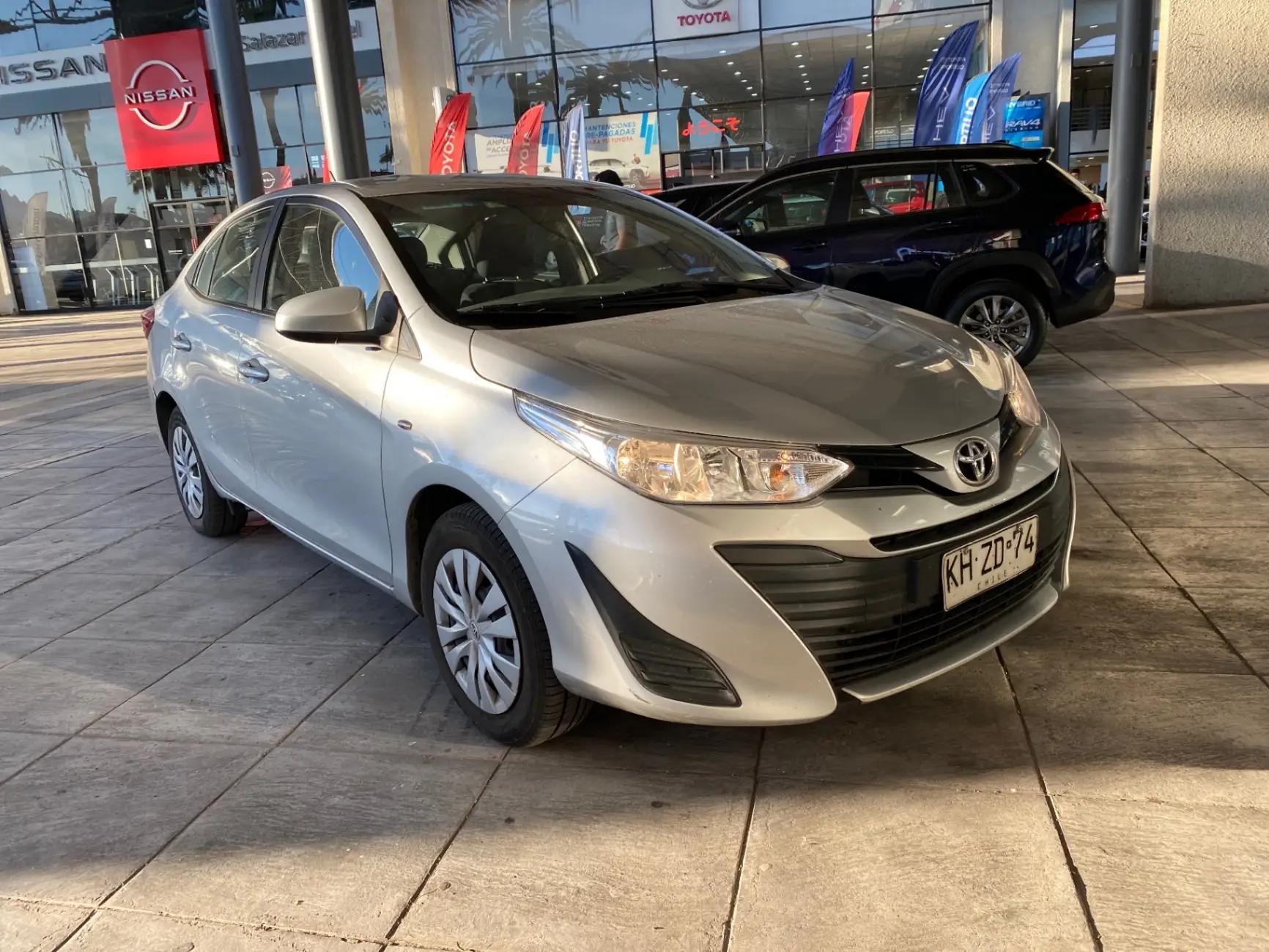 Automovil Toyota Yaris