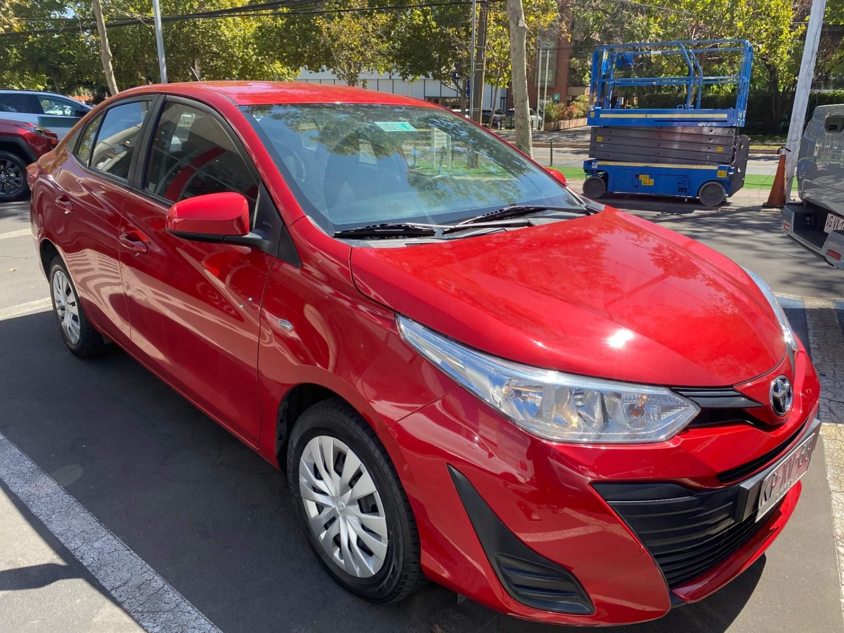 Automovil Toyota Yaris