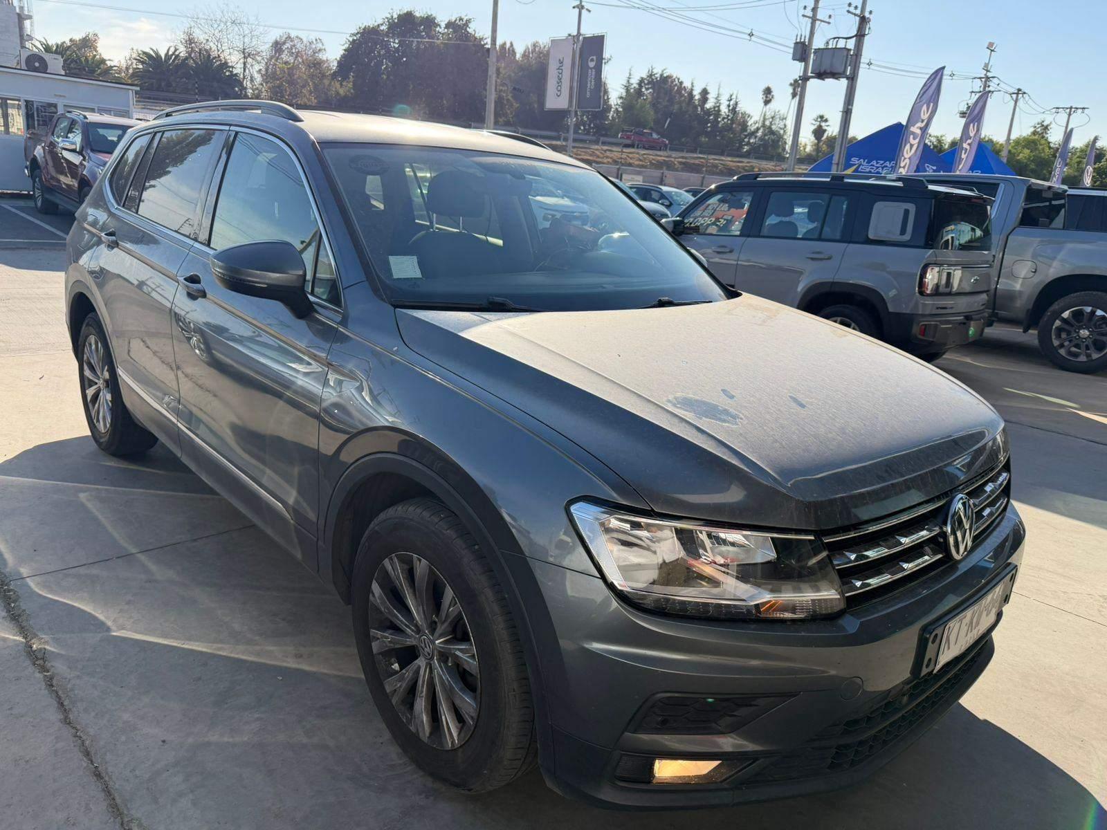 Station Wagon Volkswagen Tiguan
