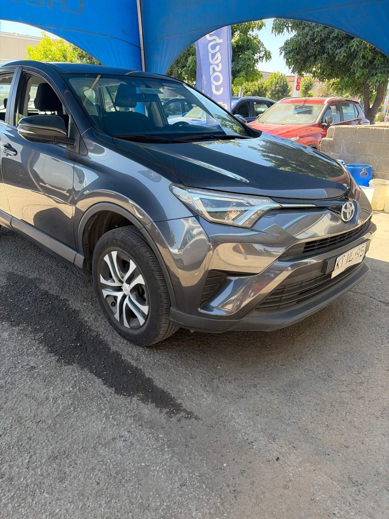 Station Wagon Toyota Rav 4