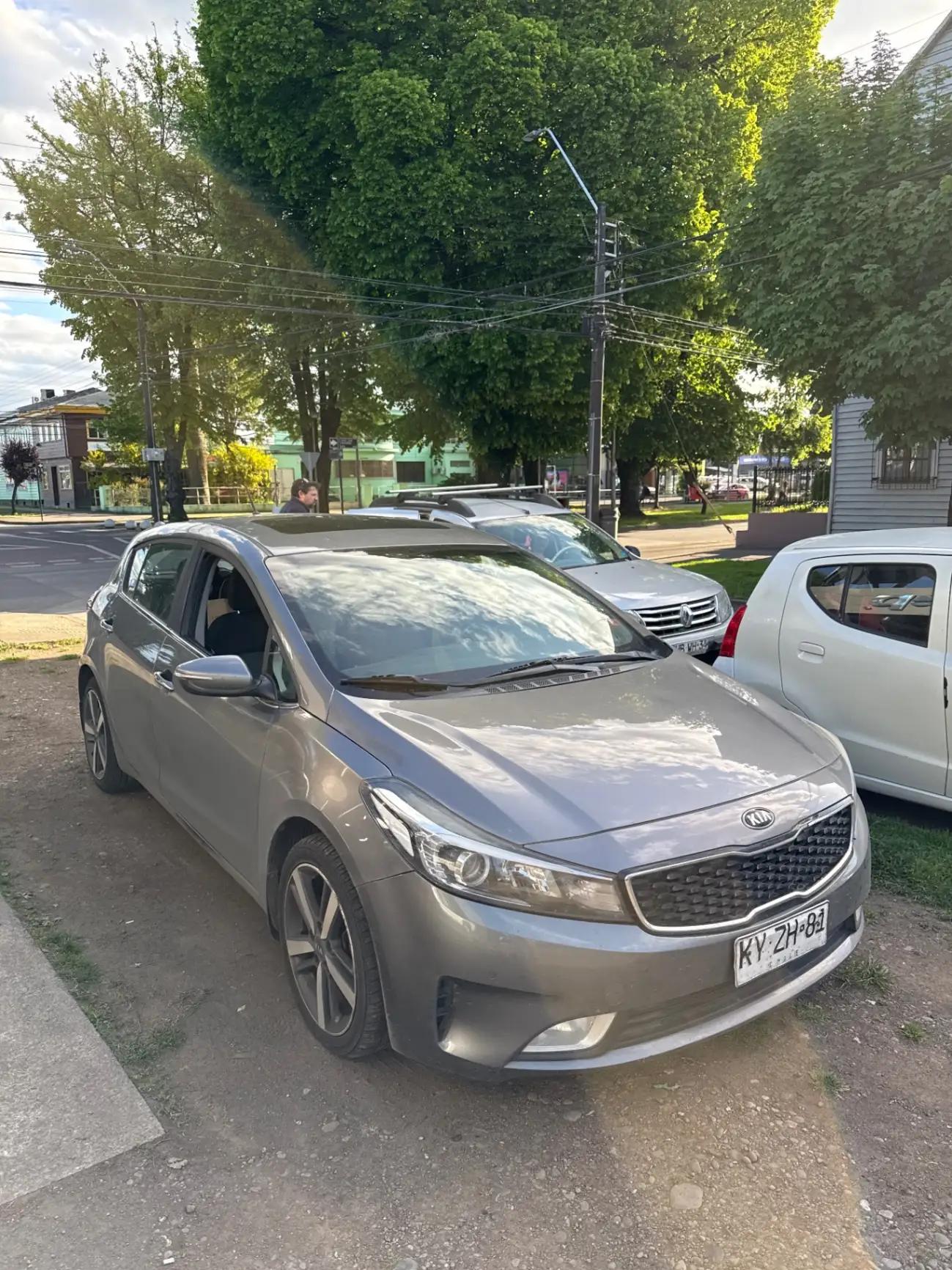 Automovil Kia Cerato 5