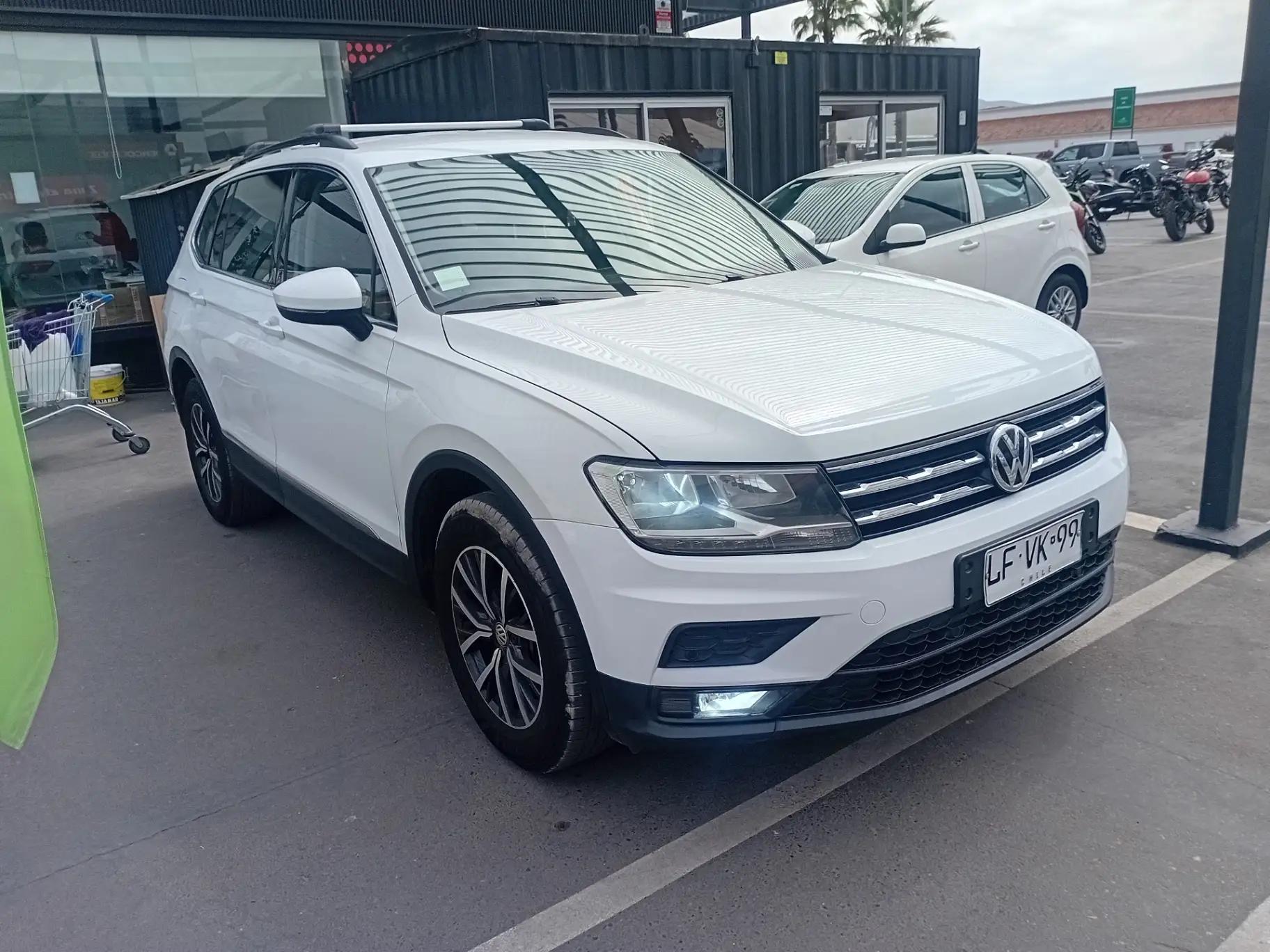 Station Wagon Volkswagen Tiguan