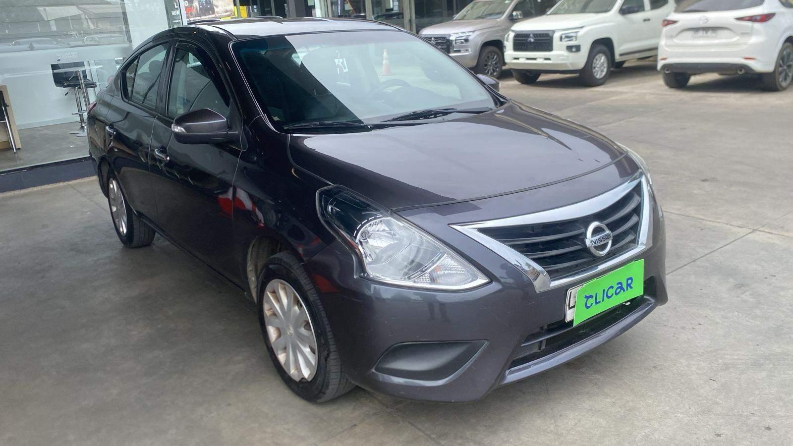 Automovil Nissan Versa