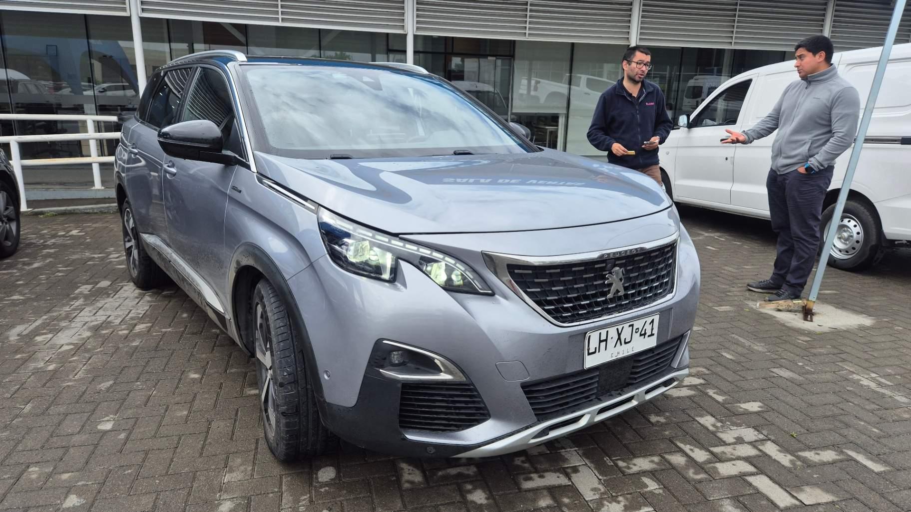 Suv Peugeot 5008