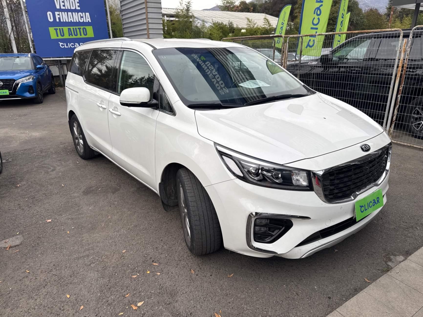 Station Wagon Kia Grand Carnival