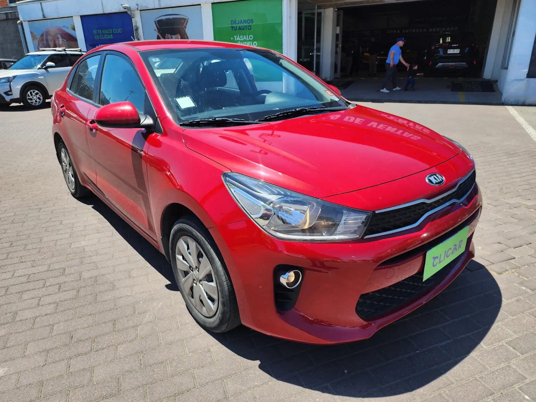 Automovil Kia Rio 4