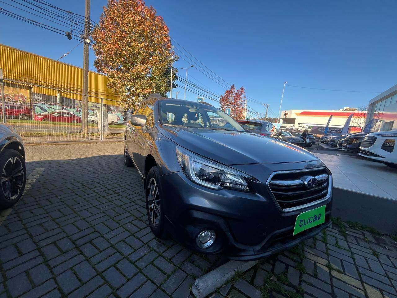 Station Wagon Subaru Outback