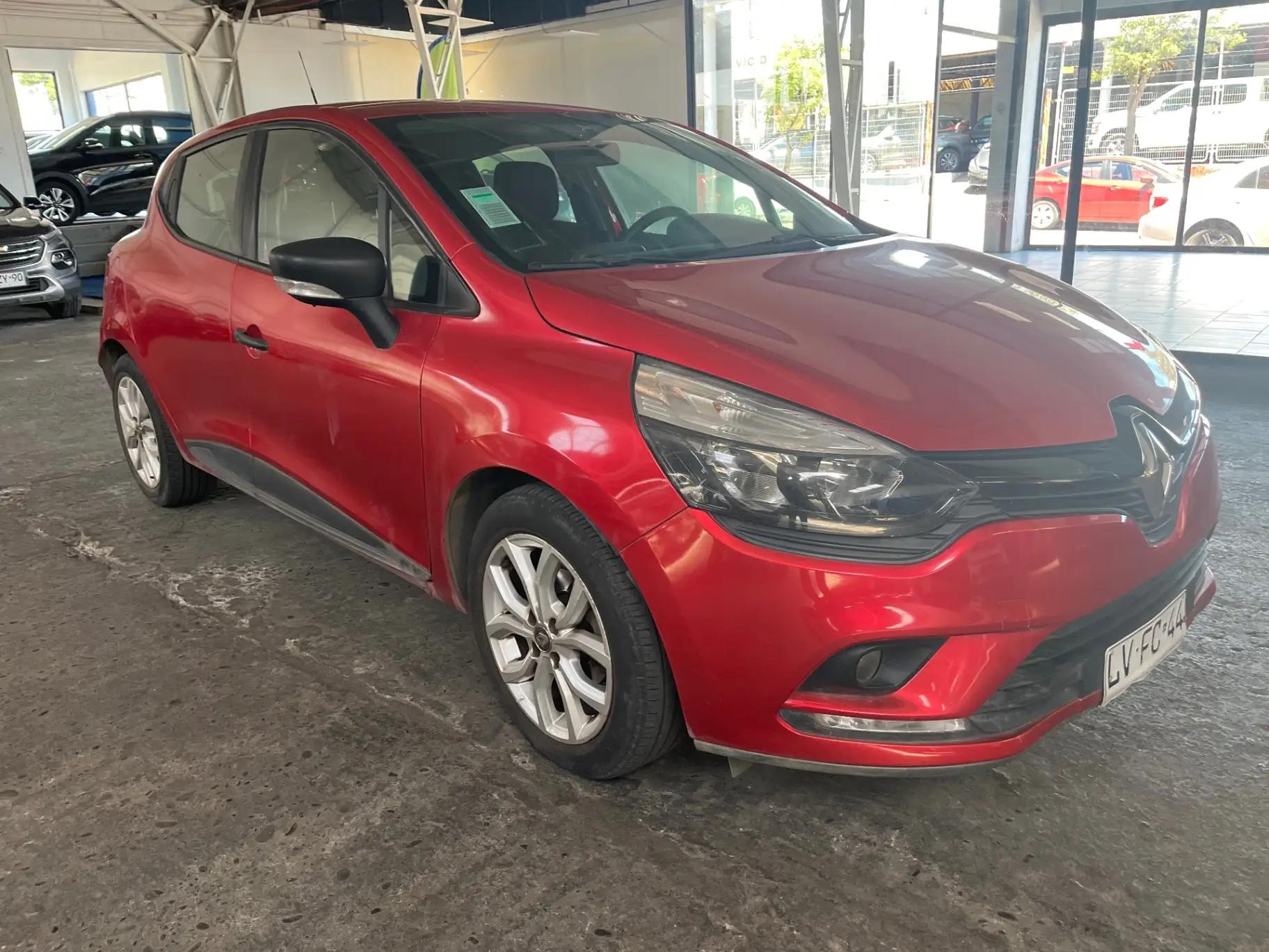 Automovil Renault Clio