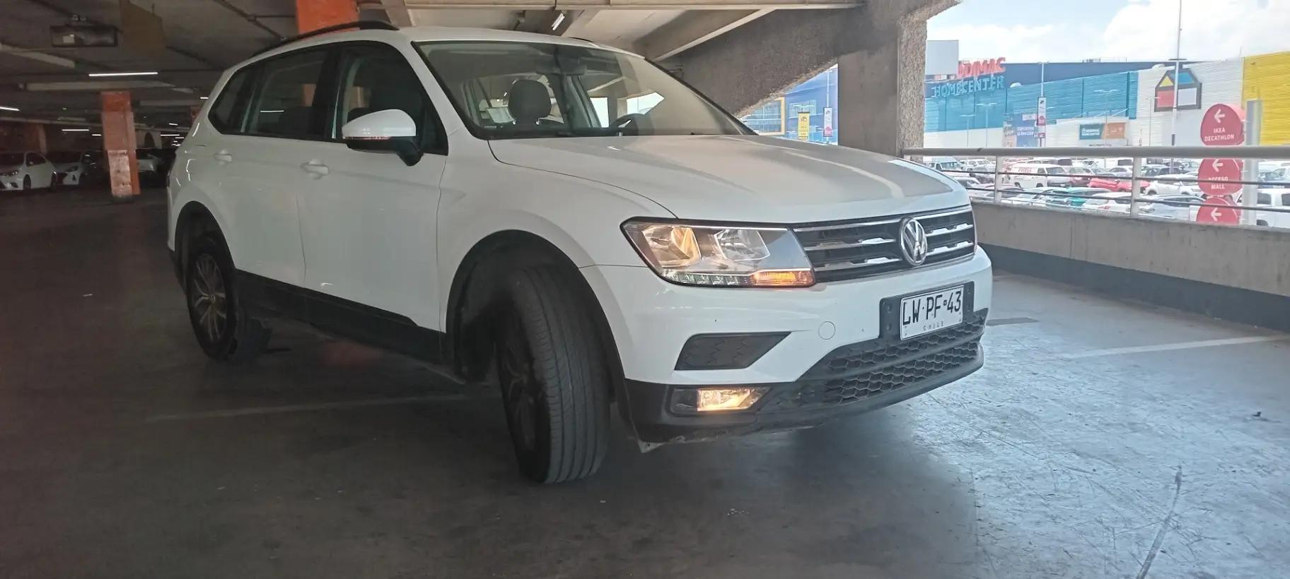 Station Wagon Volkswagen Tiguan