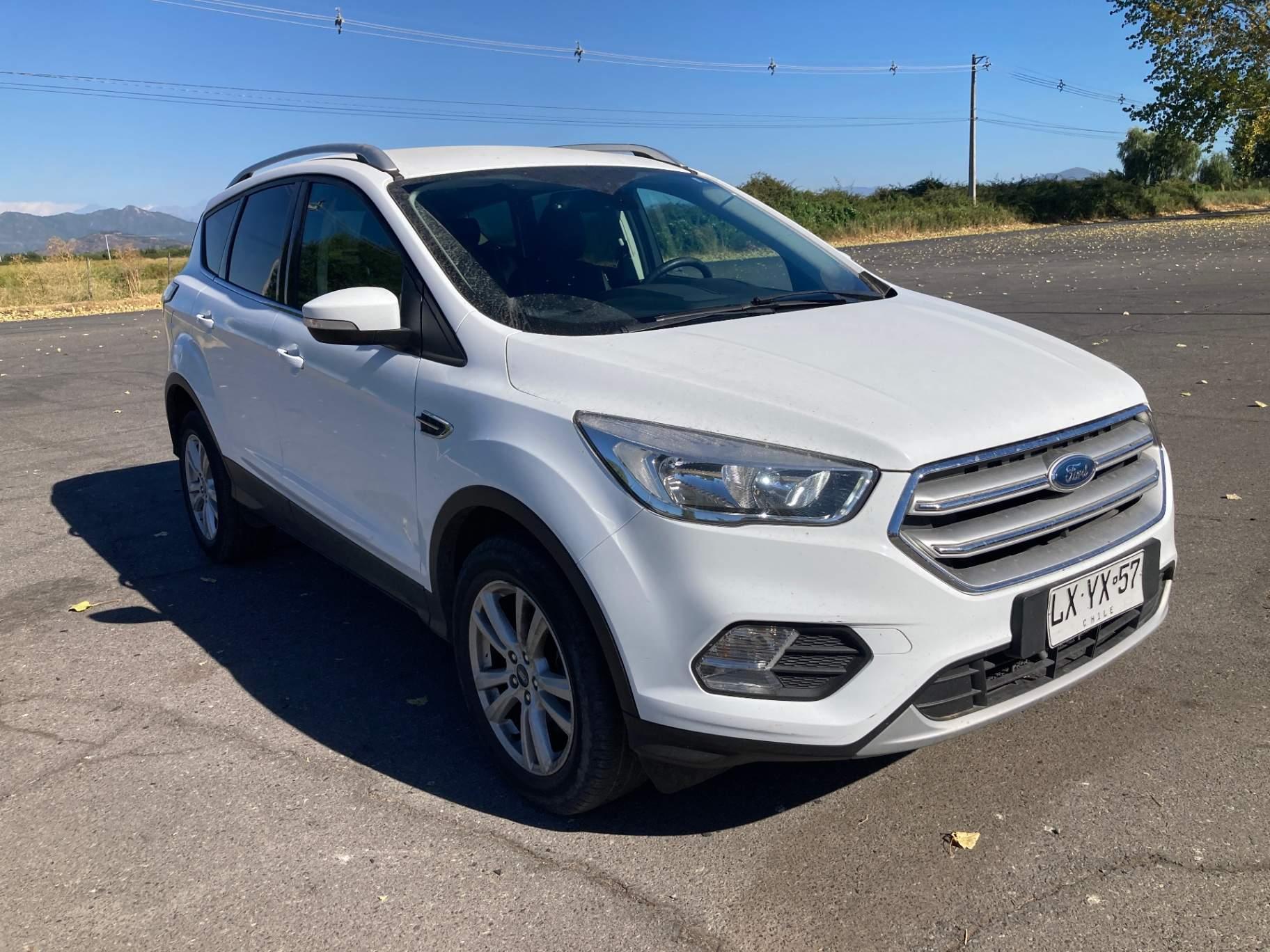 Station Wagon Ford Escape