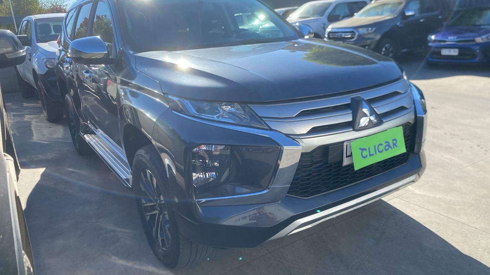 Station Wagon Mitsubishi Montero Sport