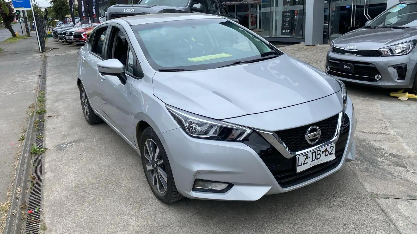 Sedan Nissan Nuevo Versa