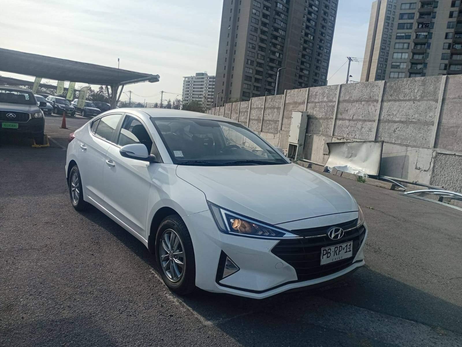 Automovil Hyundai Elantra