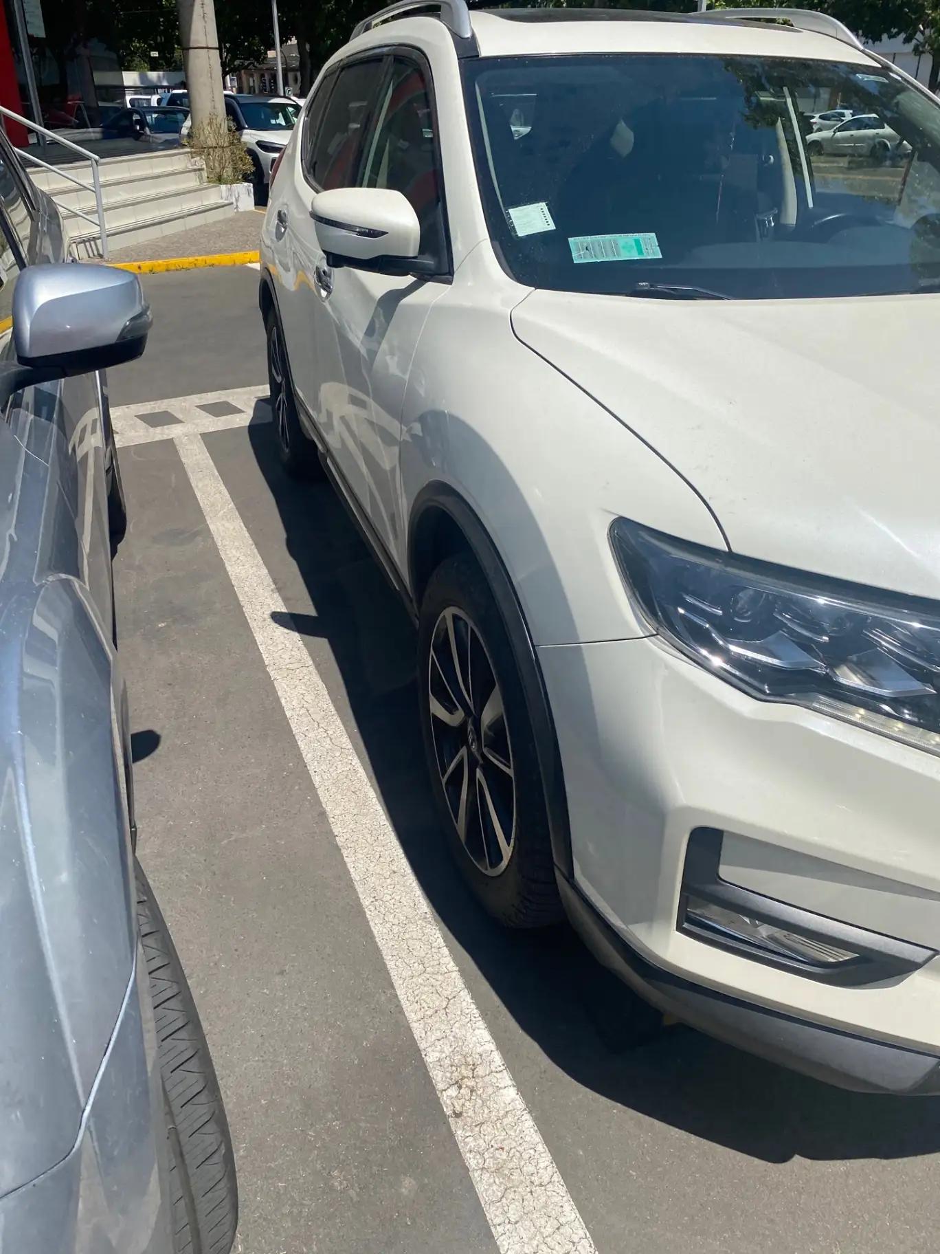 Station Wagon Nissan X-trail