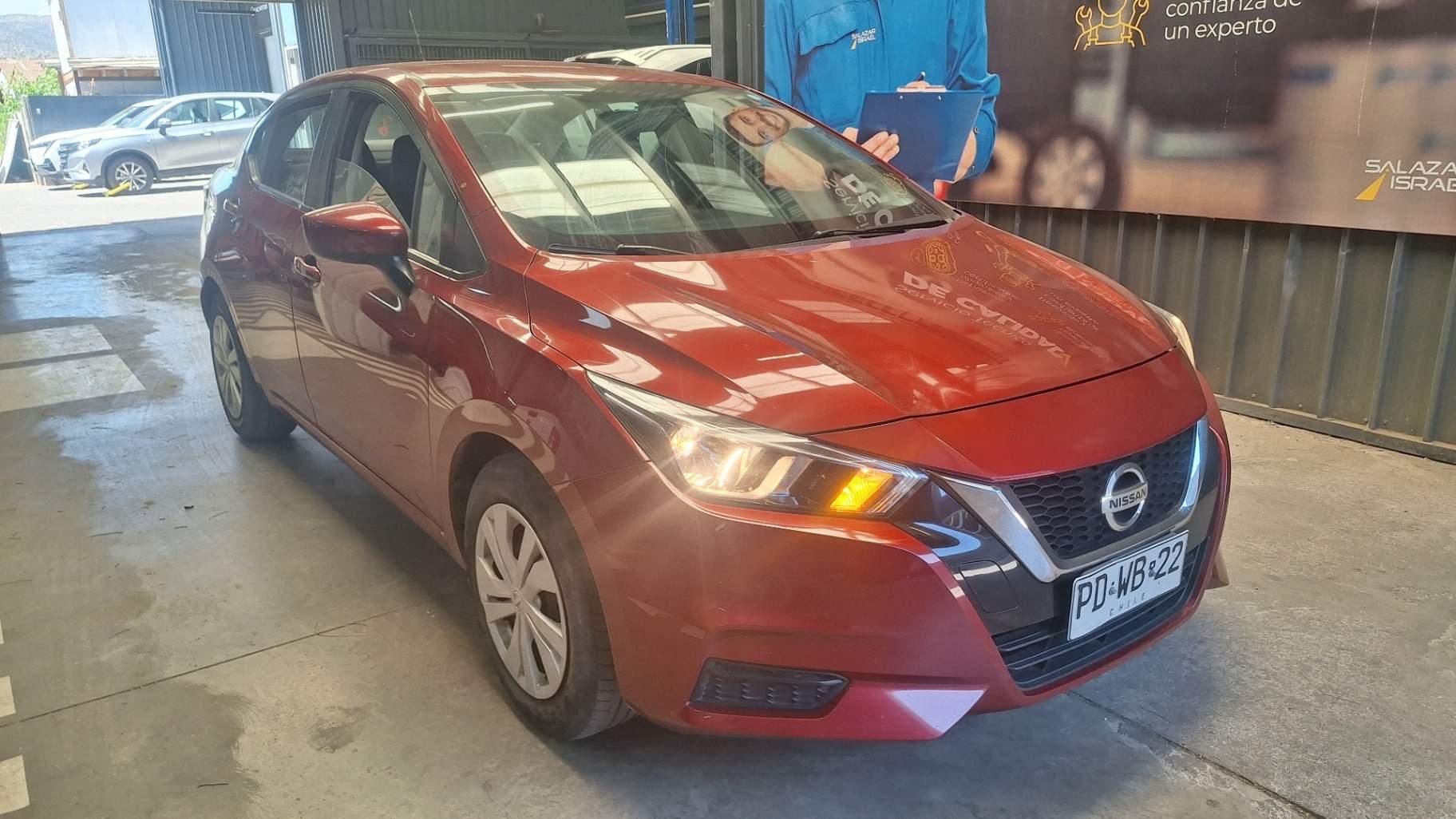 Automovil Nissan Versa