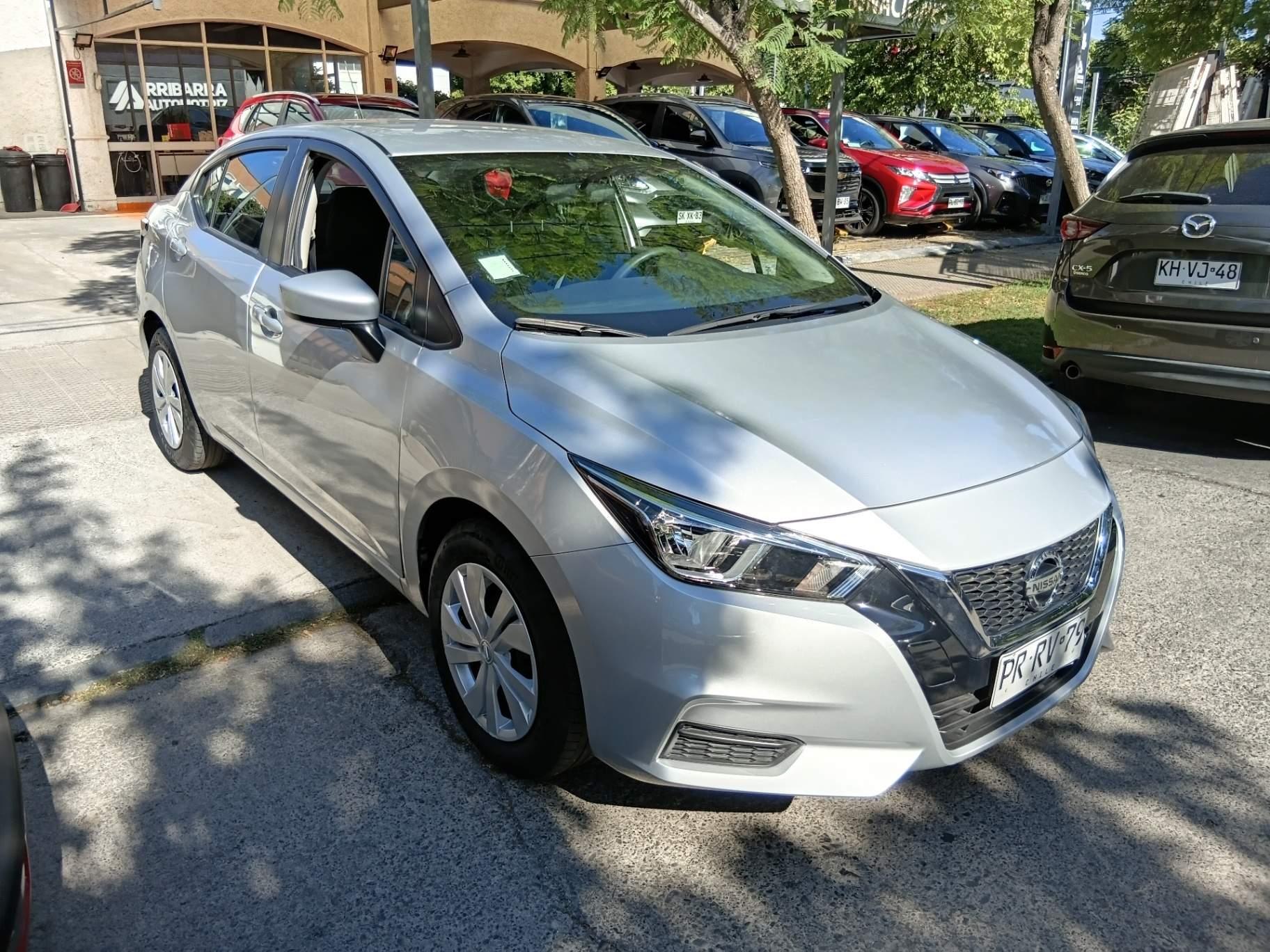 Automovil Nissan Versa