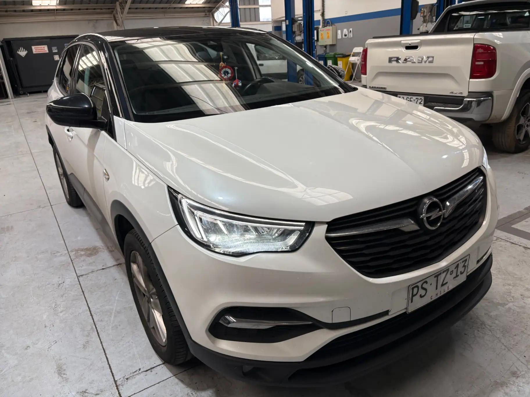 Station Wagon Opel Grandland