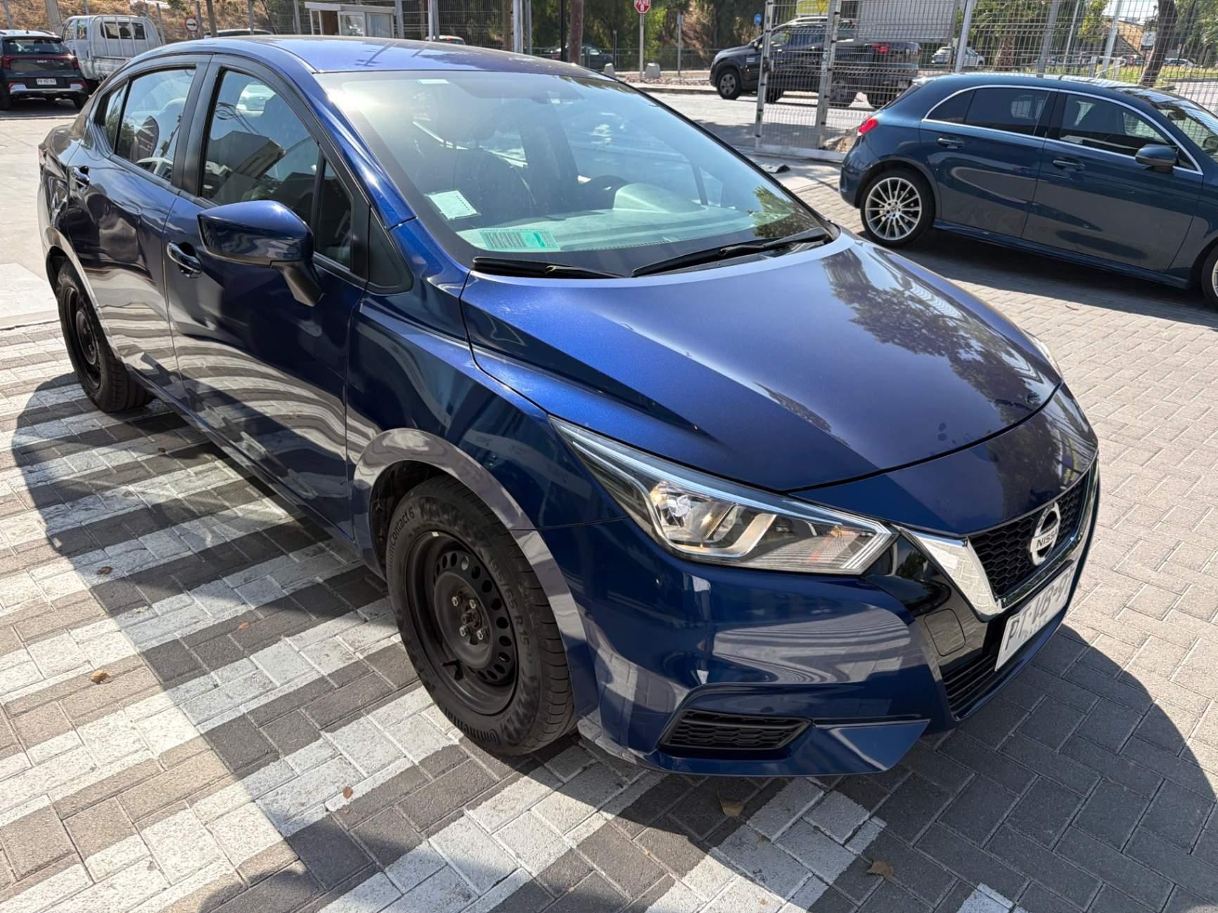 Automovil Nissan Versa