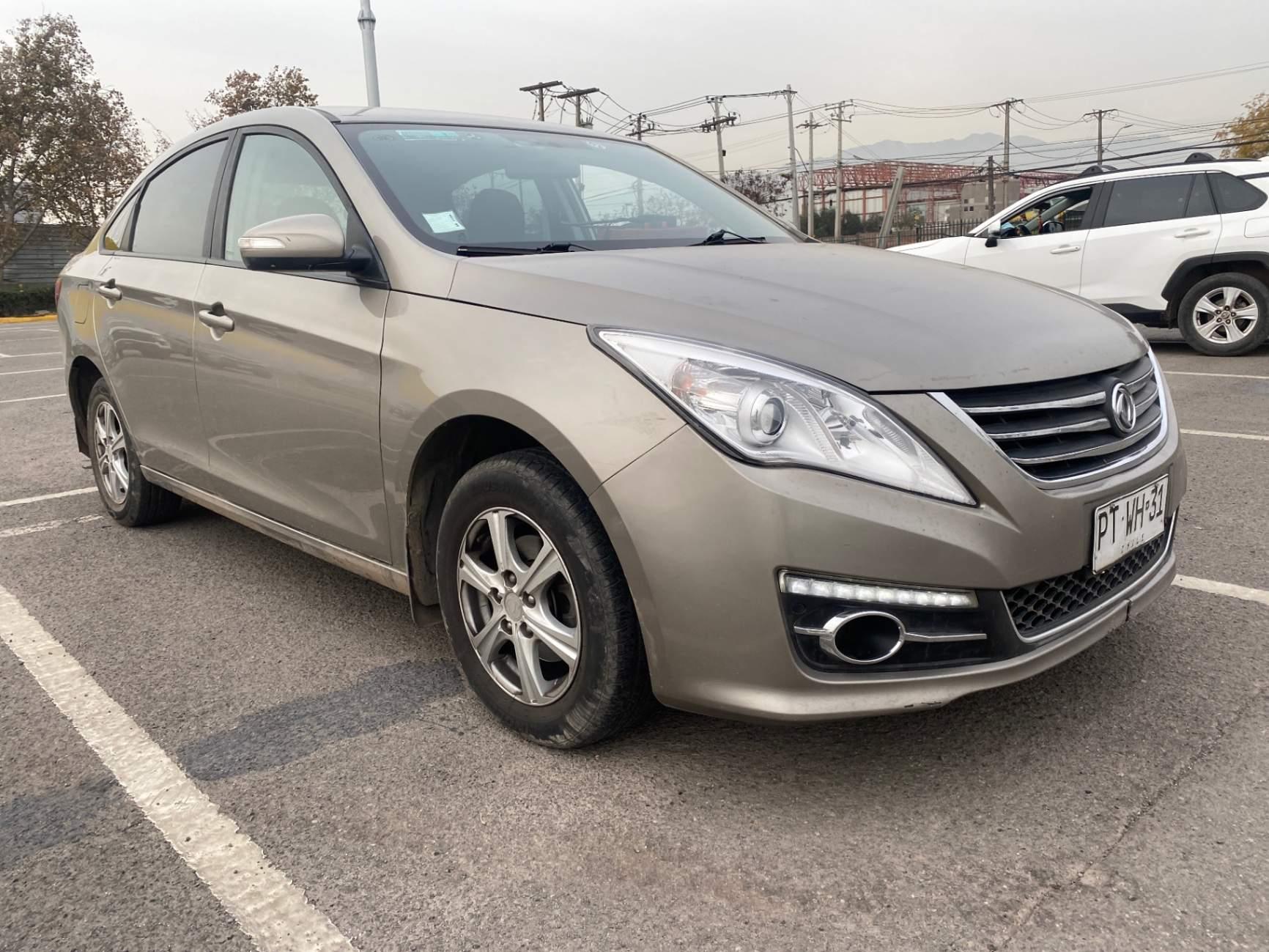 Automovil Dongfeng S50