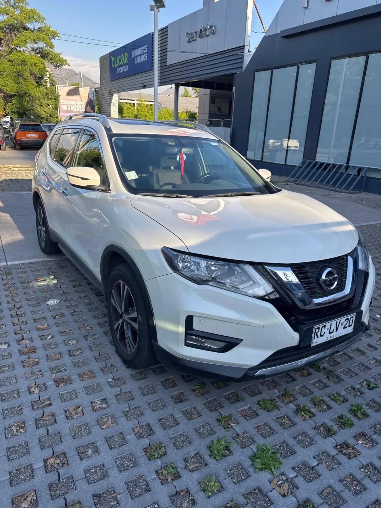 Station Wagon Nissan X-trail