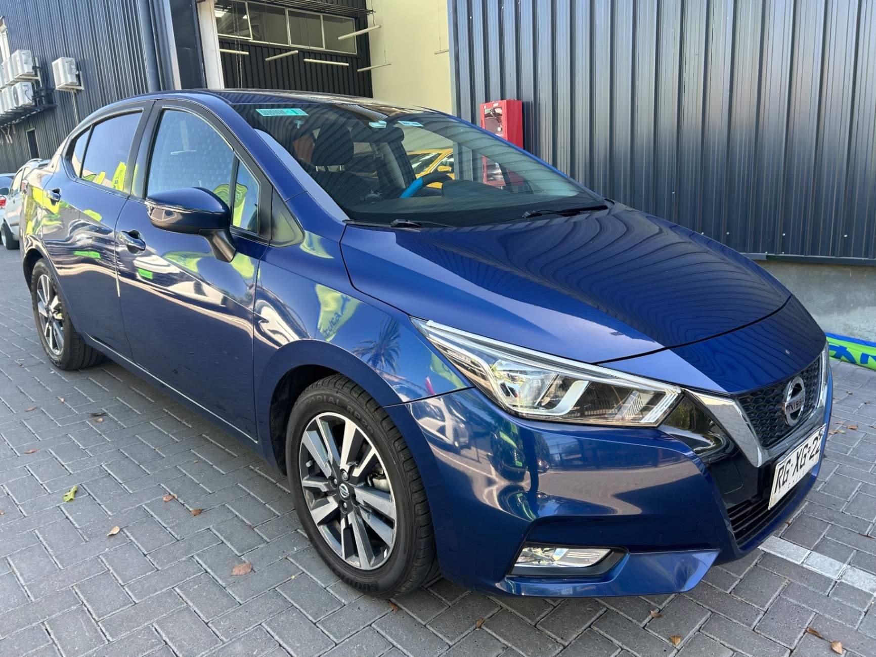 Automovil Nissan Versa