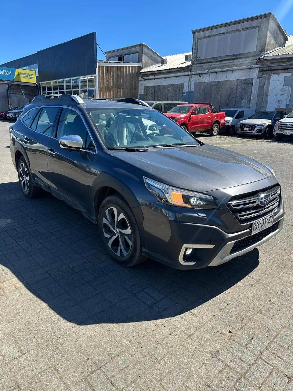 Station Wagon Subaru Outback