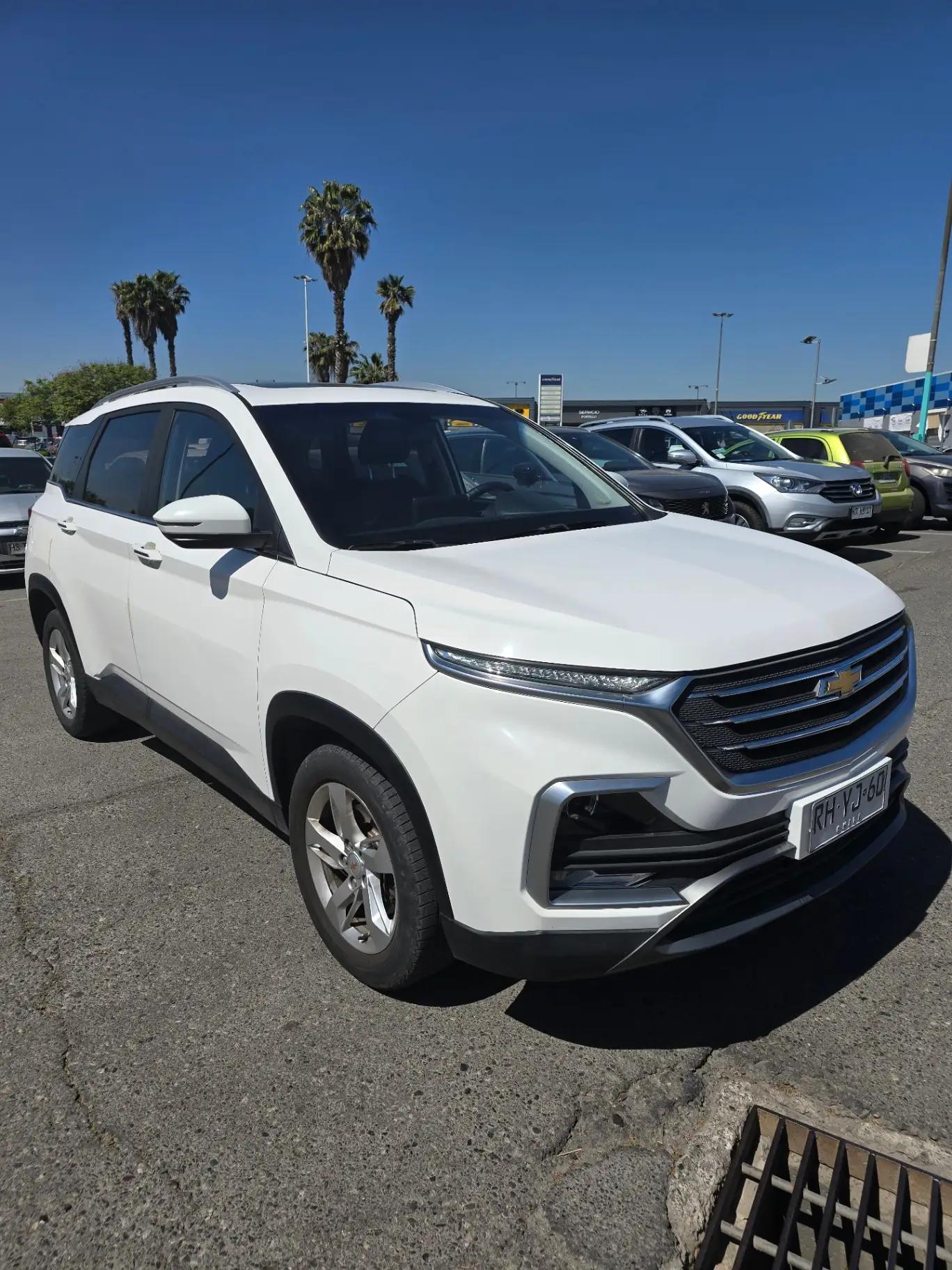 Station Wagon Chevrolet Captiva