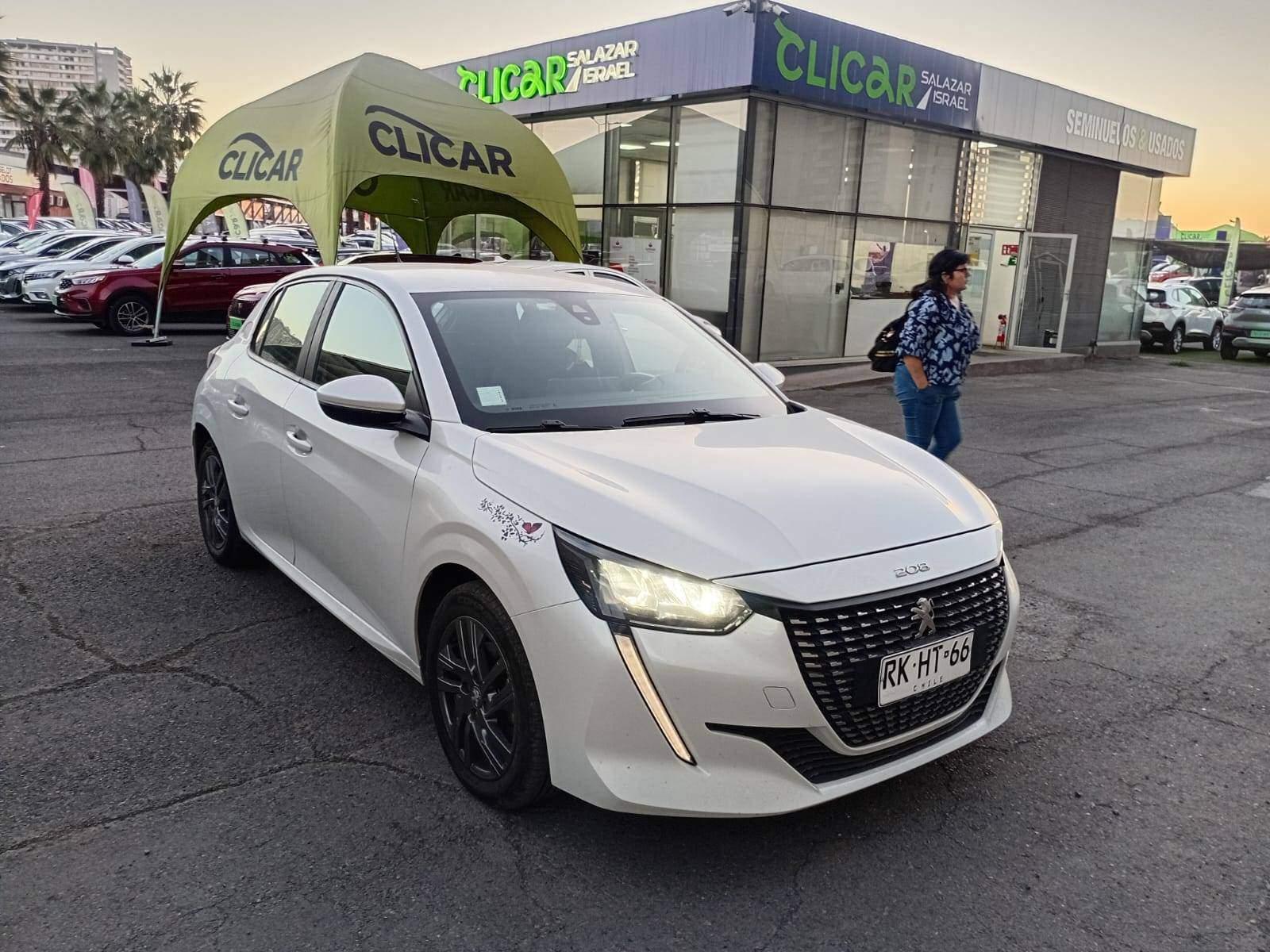 Automovil Peugeot 208