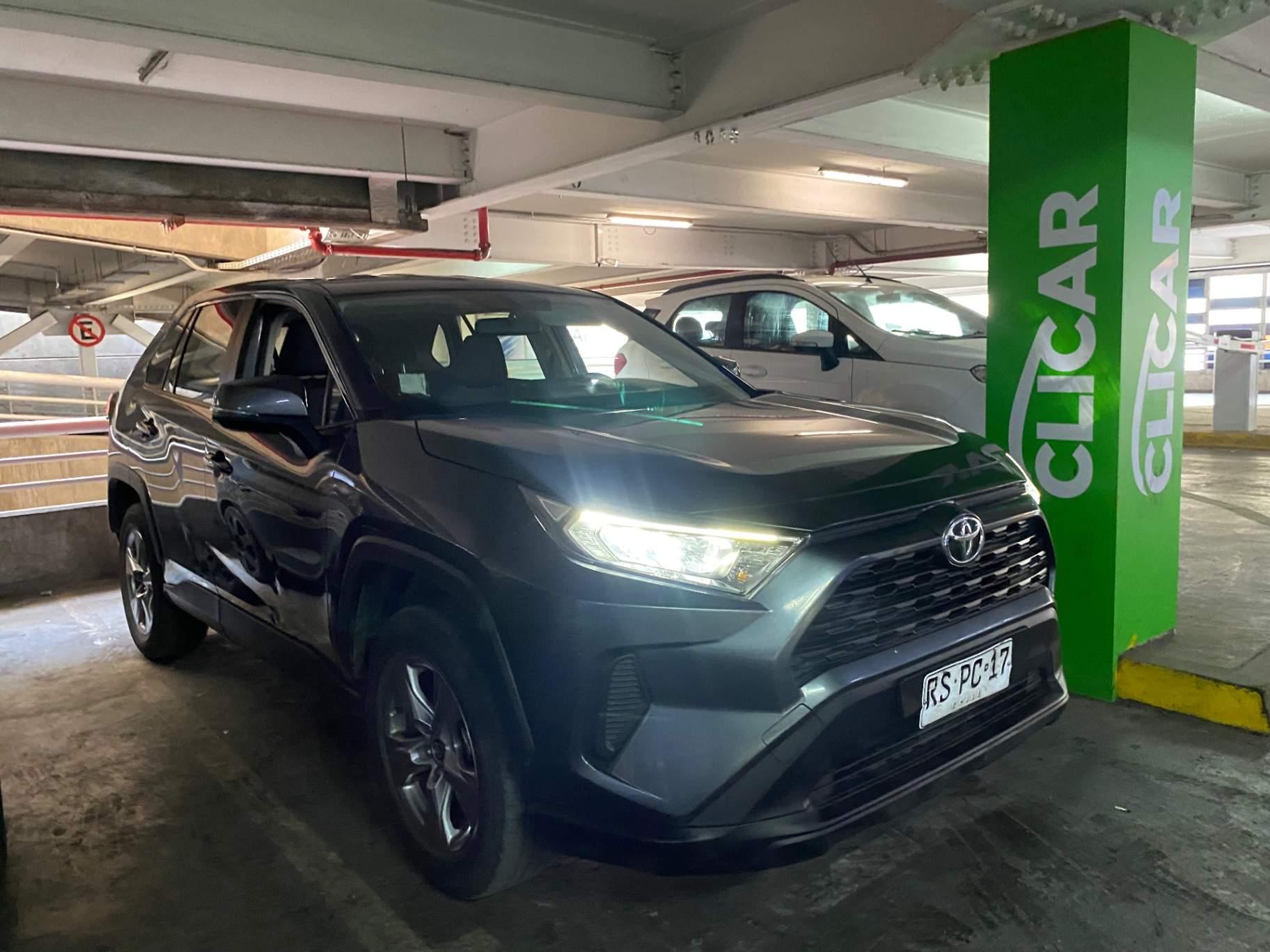 Station Wagon Toyota Rav 4