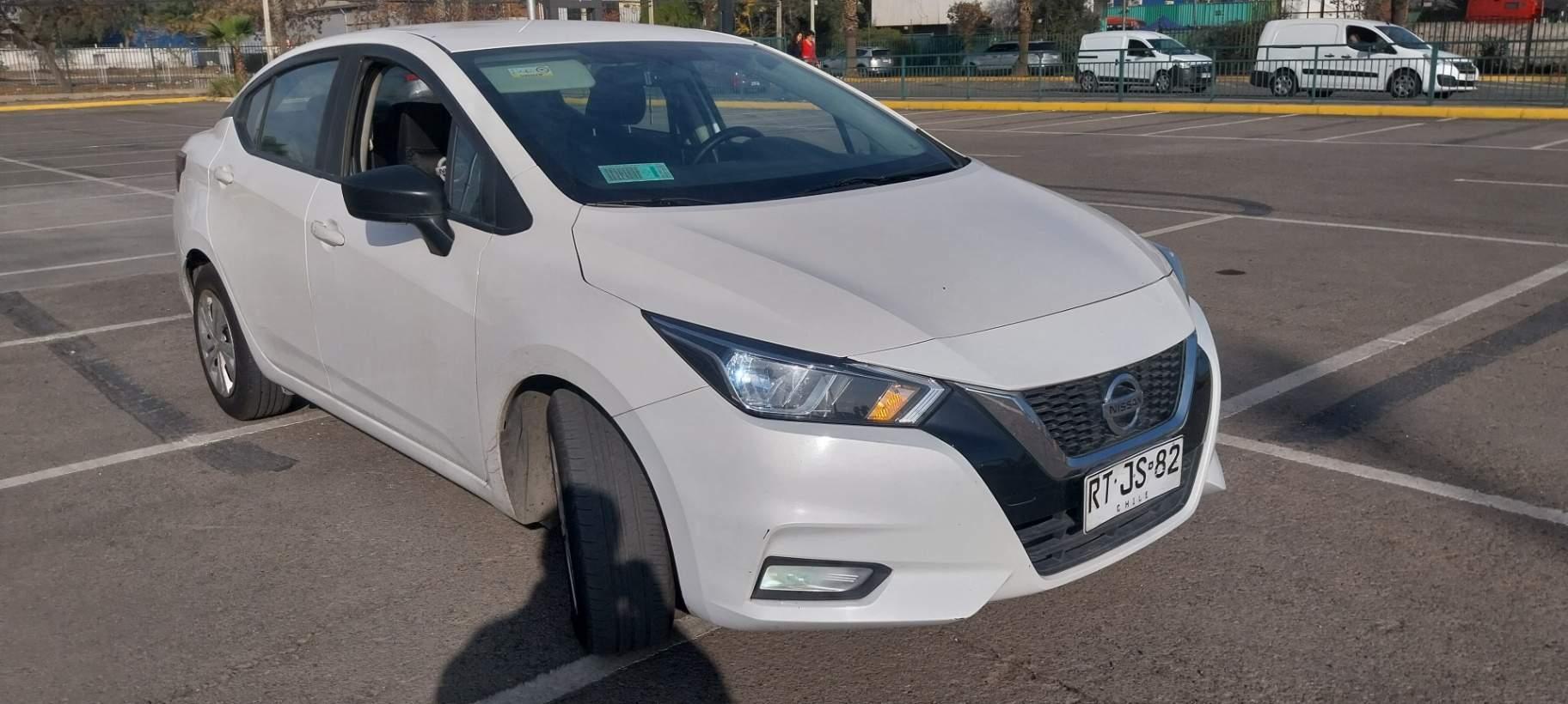 Automovil Nissan Versa