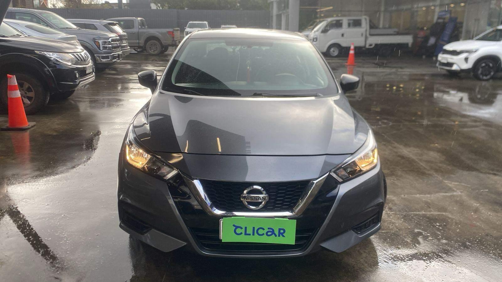 Automovil Nissan Versa