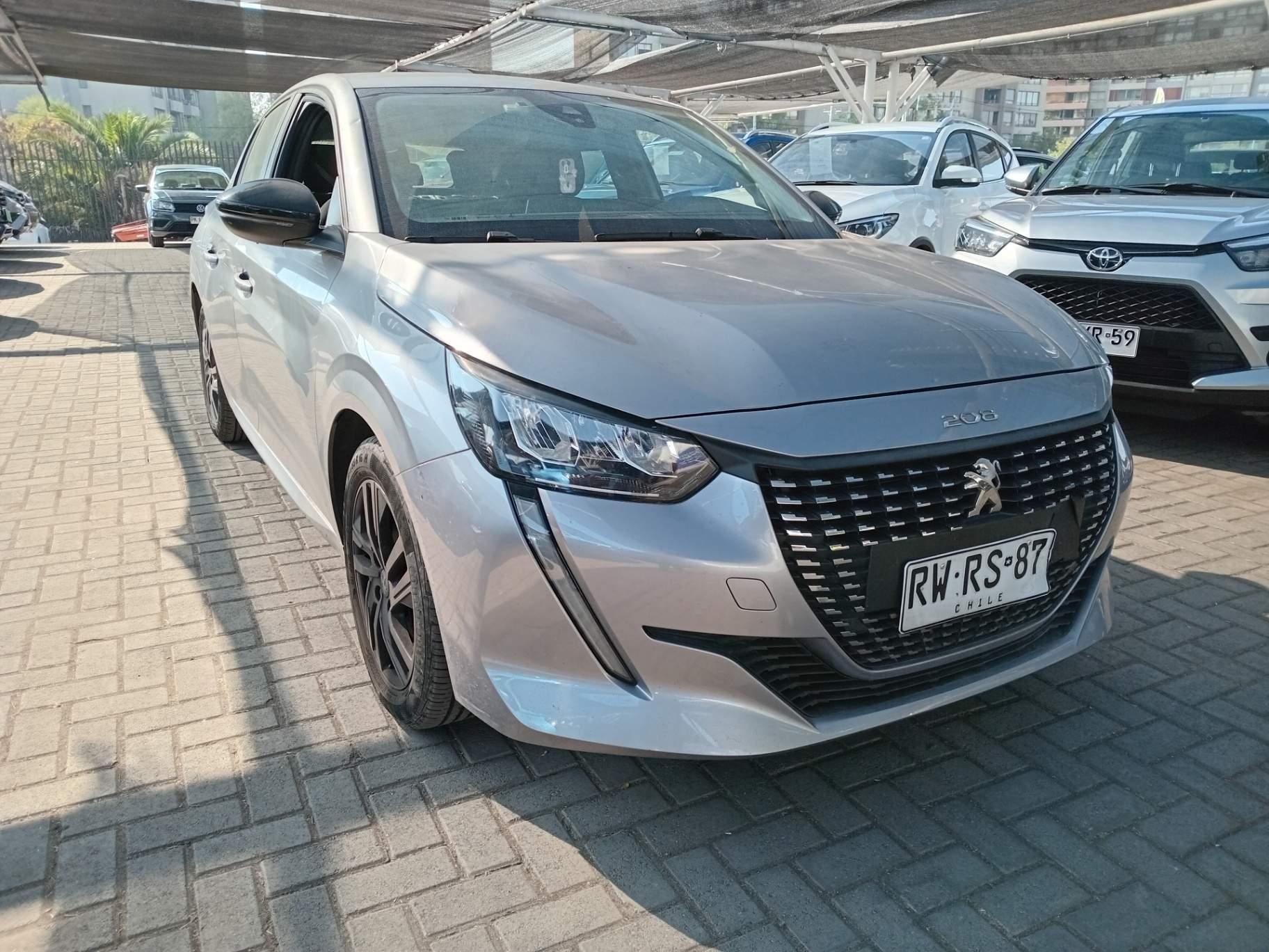 Automovil Peugeot 208