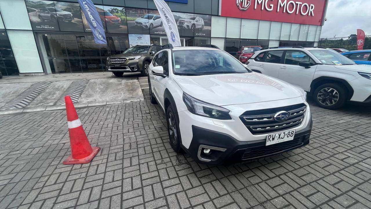 Station Wagon Subaru Outback