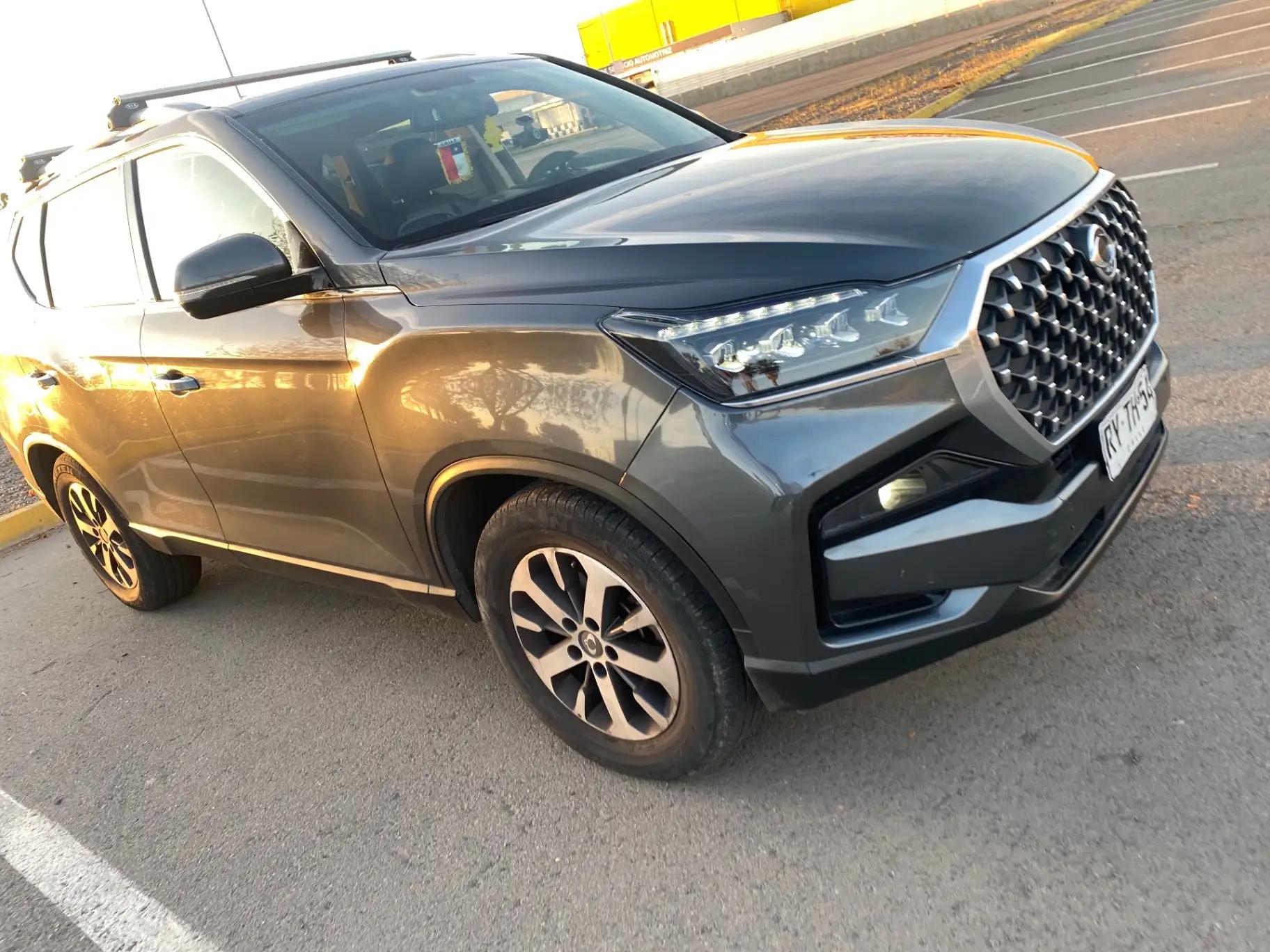 Station Wagon Ssangyong Rexton