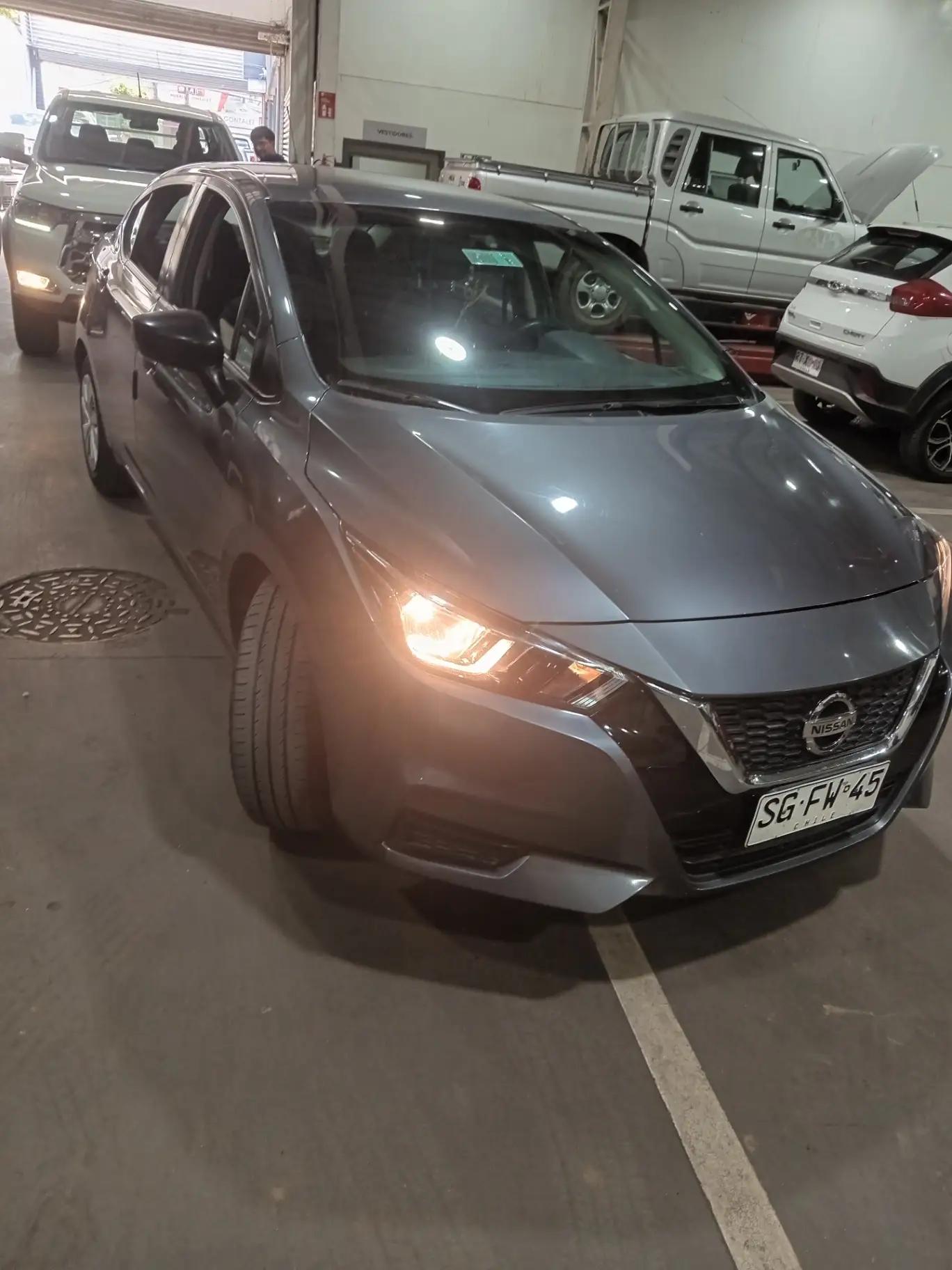 Automovil Nissan Versa