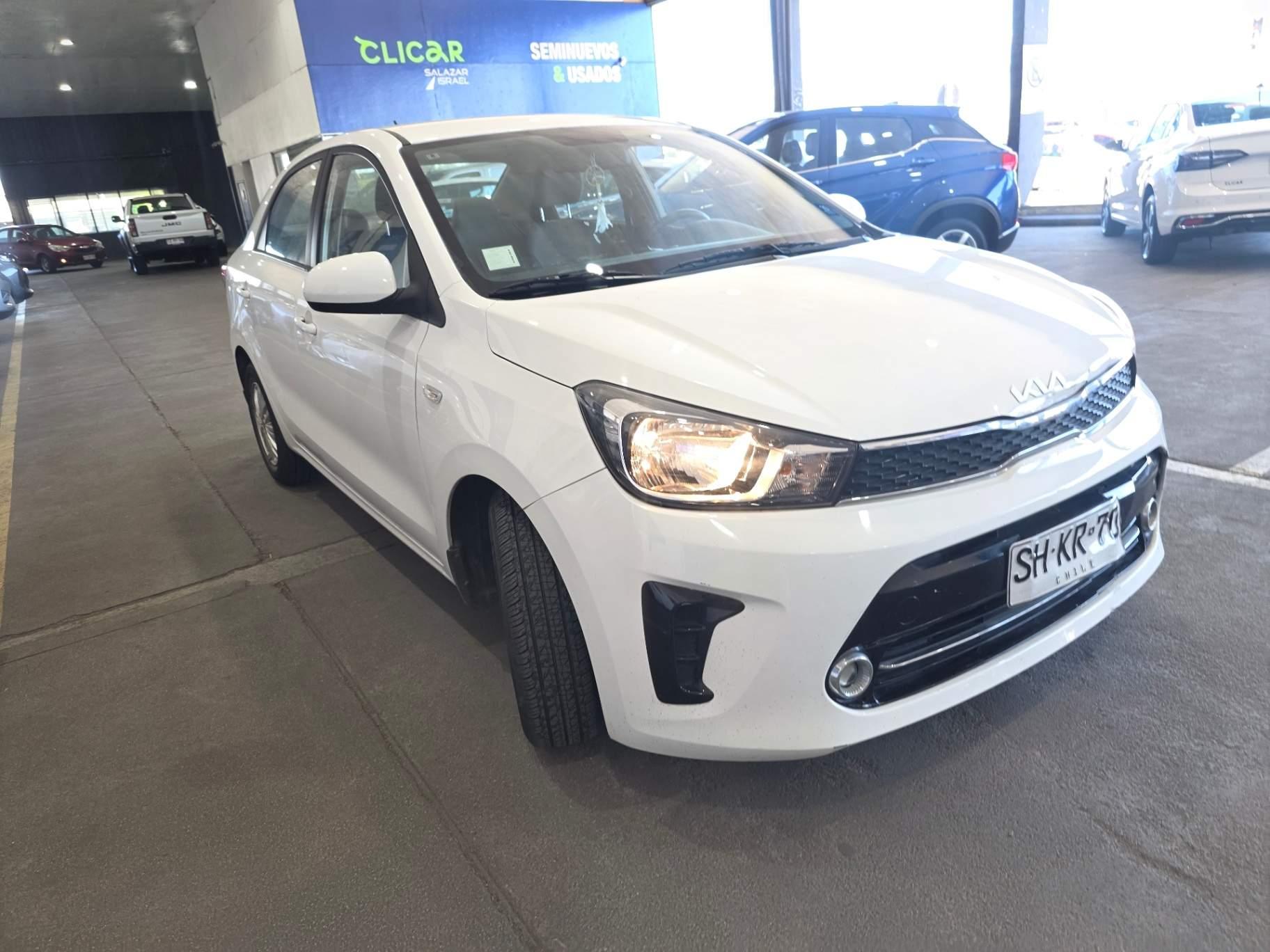 Automovil Kia Soluto