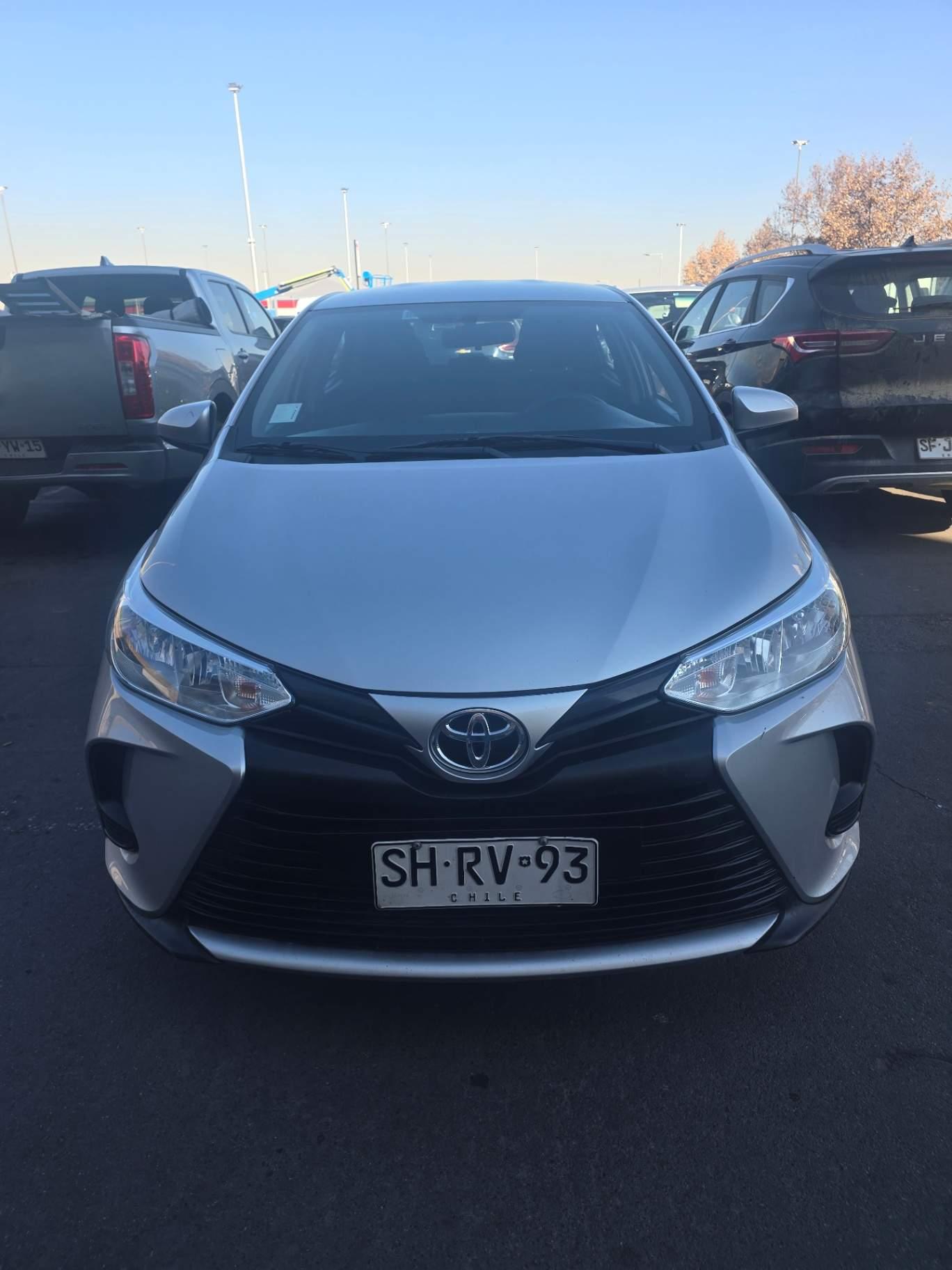 Automovil Toyota Yaris