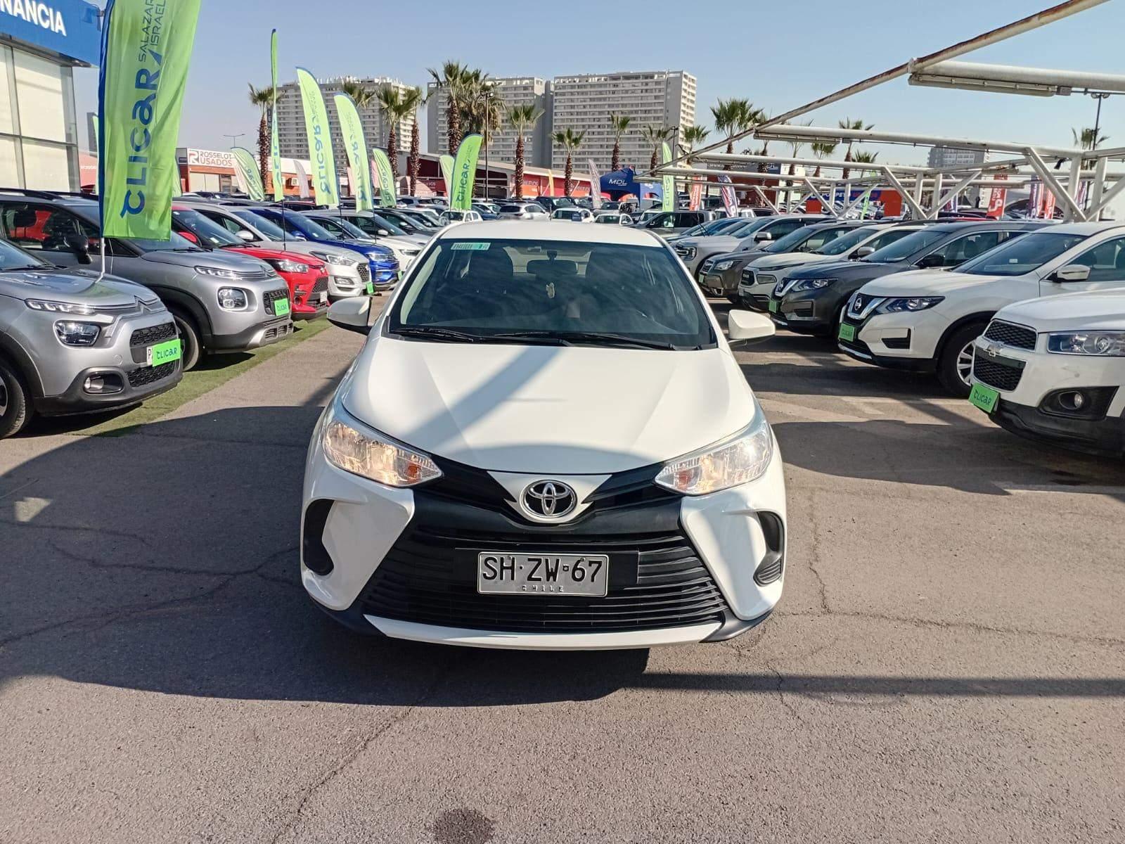 Automovil Toyota Yaris